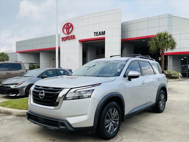 2022 Nissan Pathfinder SV