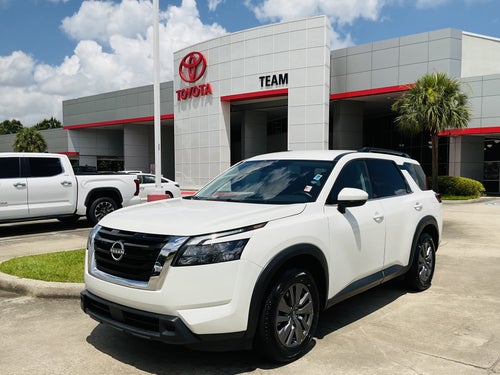 2025 Nissan Pathfinder SV