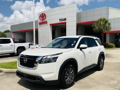 2025 Nissan Pathfinder SV