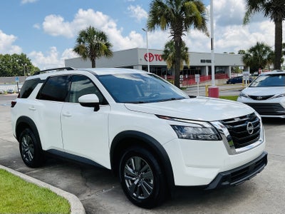 2025 Nissan Pathfinder SV
