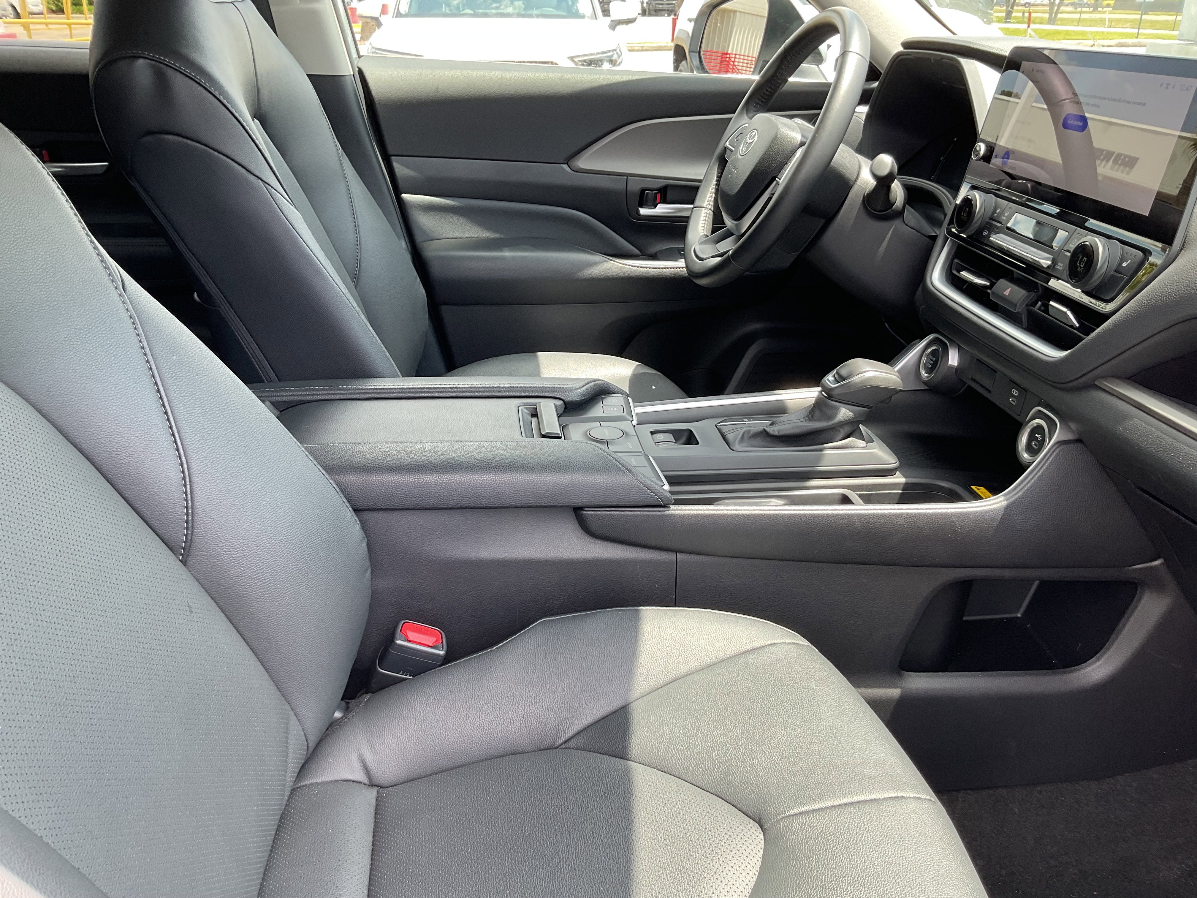 2025 Toyota GRAND HIGHLANDER LE