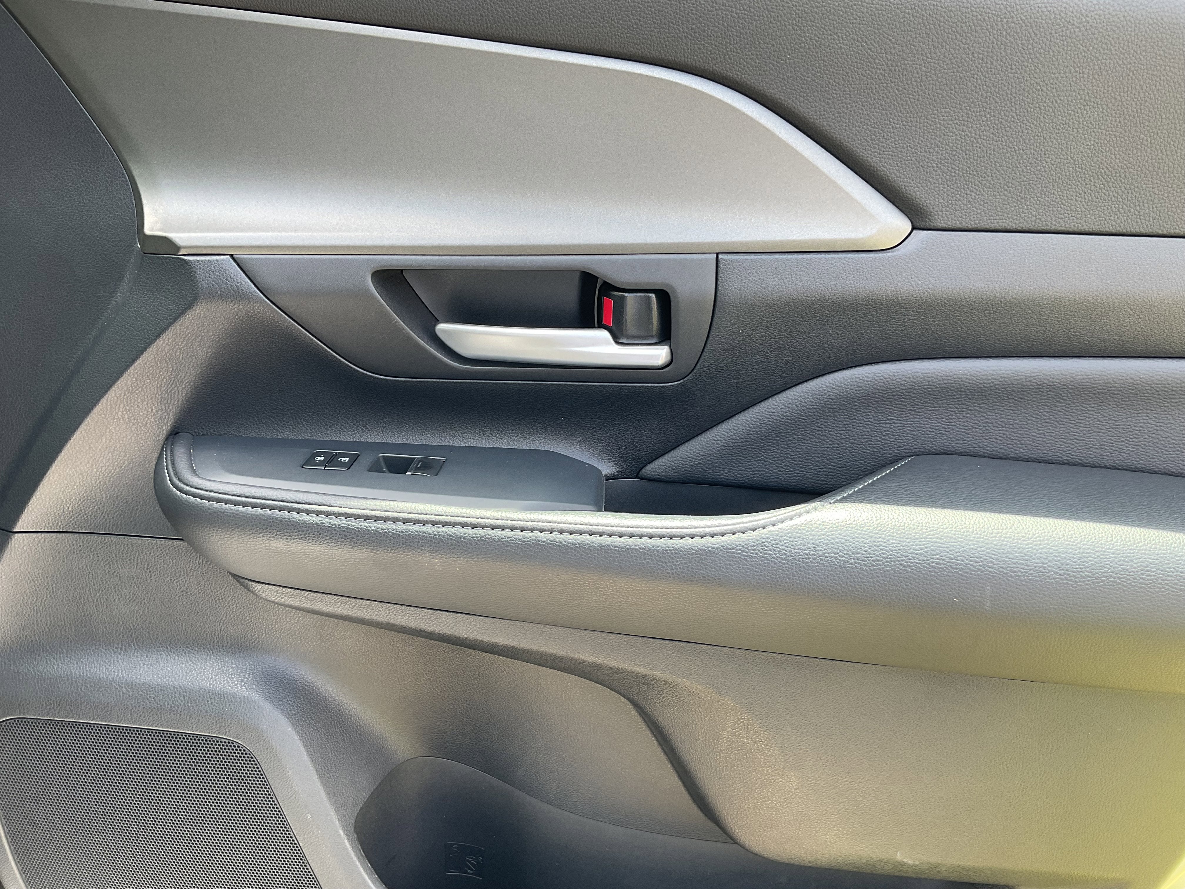 2025 Toyota GRAND HIGHLANDER LE