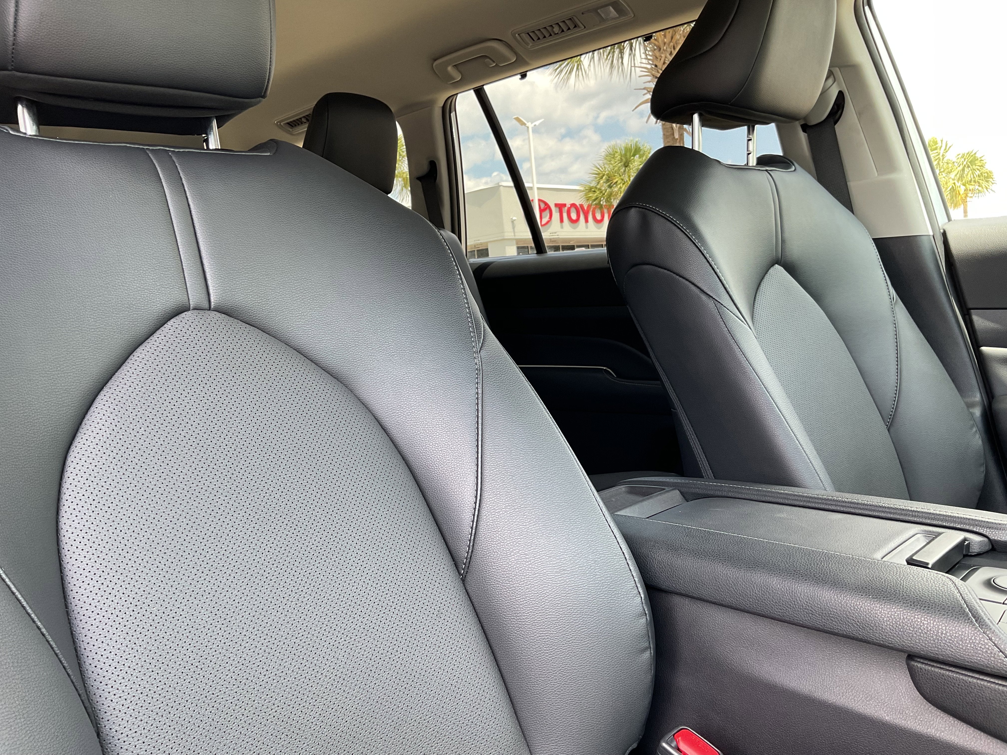 2025 Toyota GRAND HIGHLANDER LE