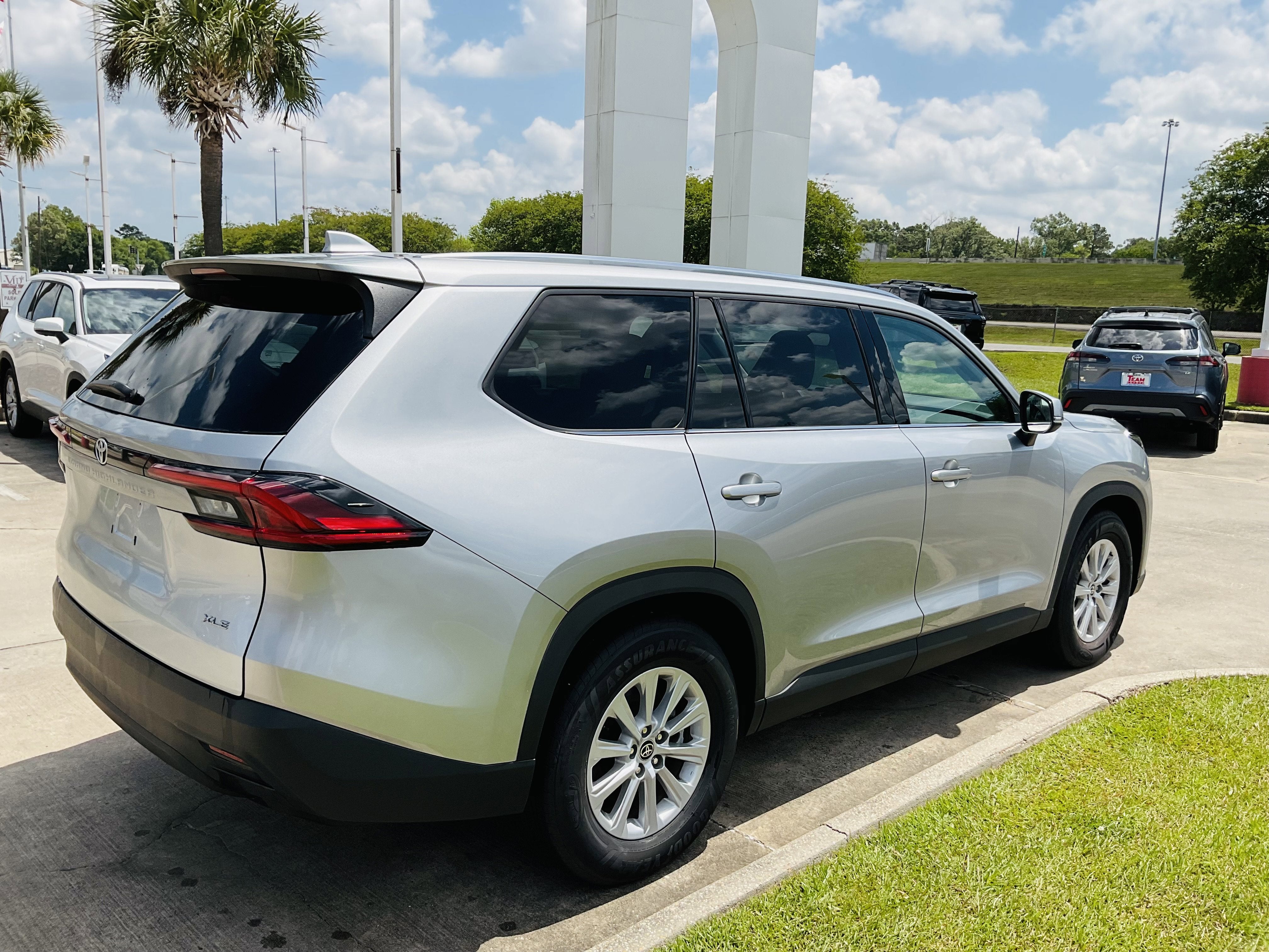 2025 Toyota GRAND HIGHLANDER LE