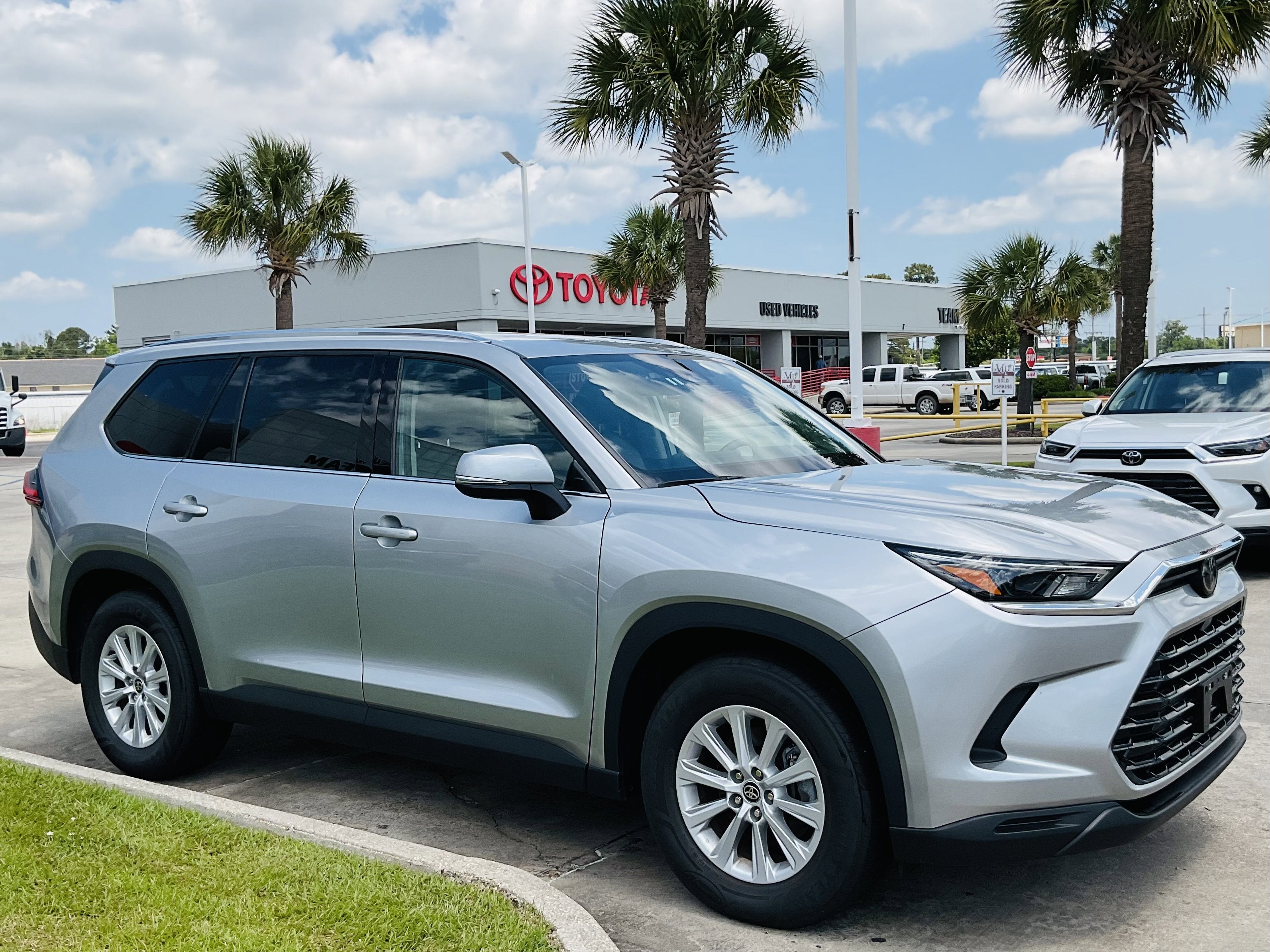 2025 Toyota GRAND HIGHLANDER LE