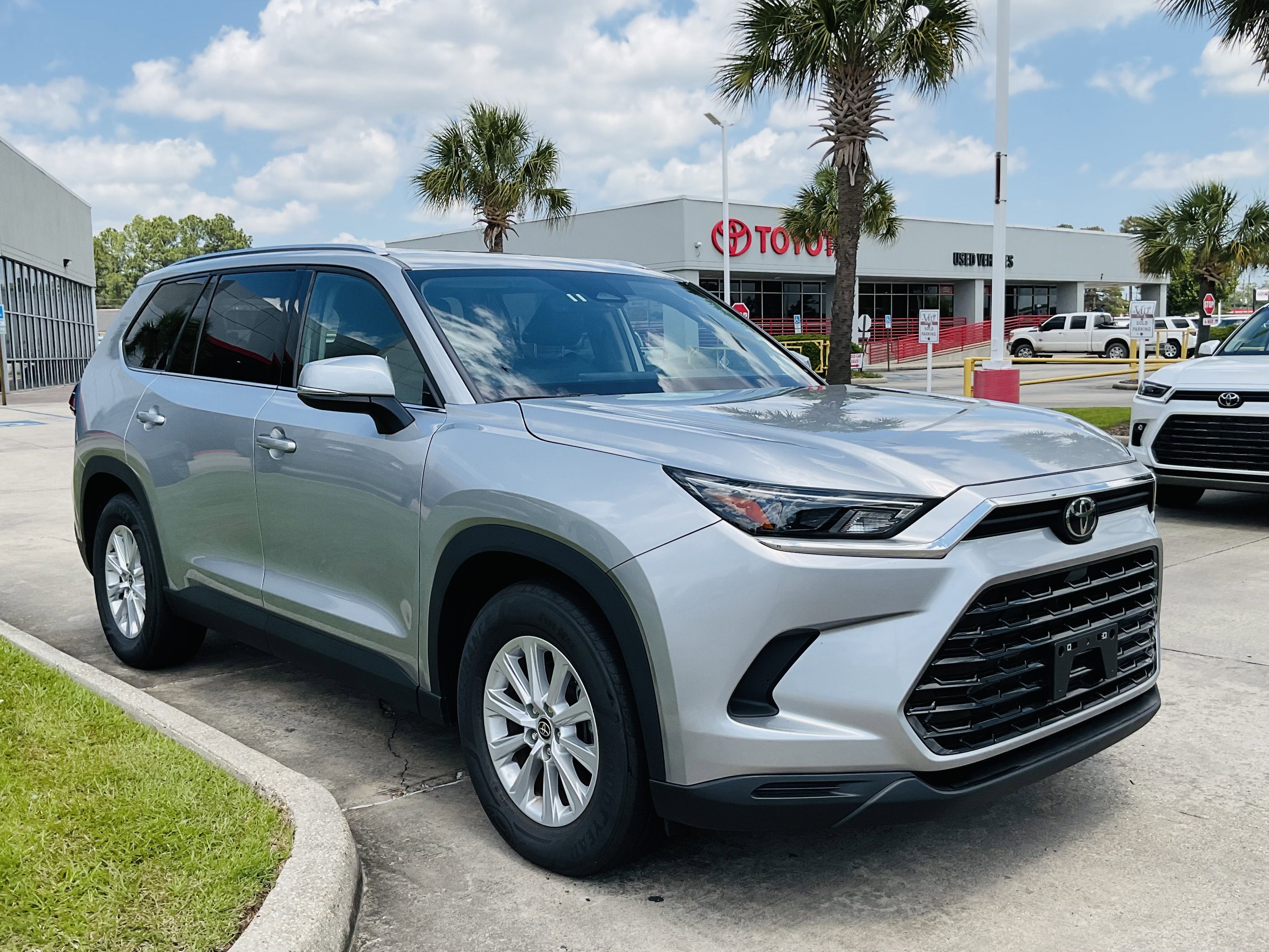 2025 Toyota GRAND HIGHLANDER LE
