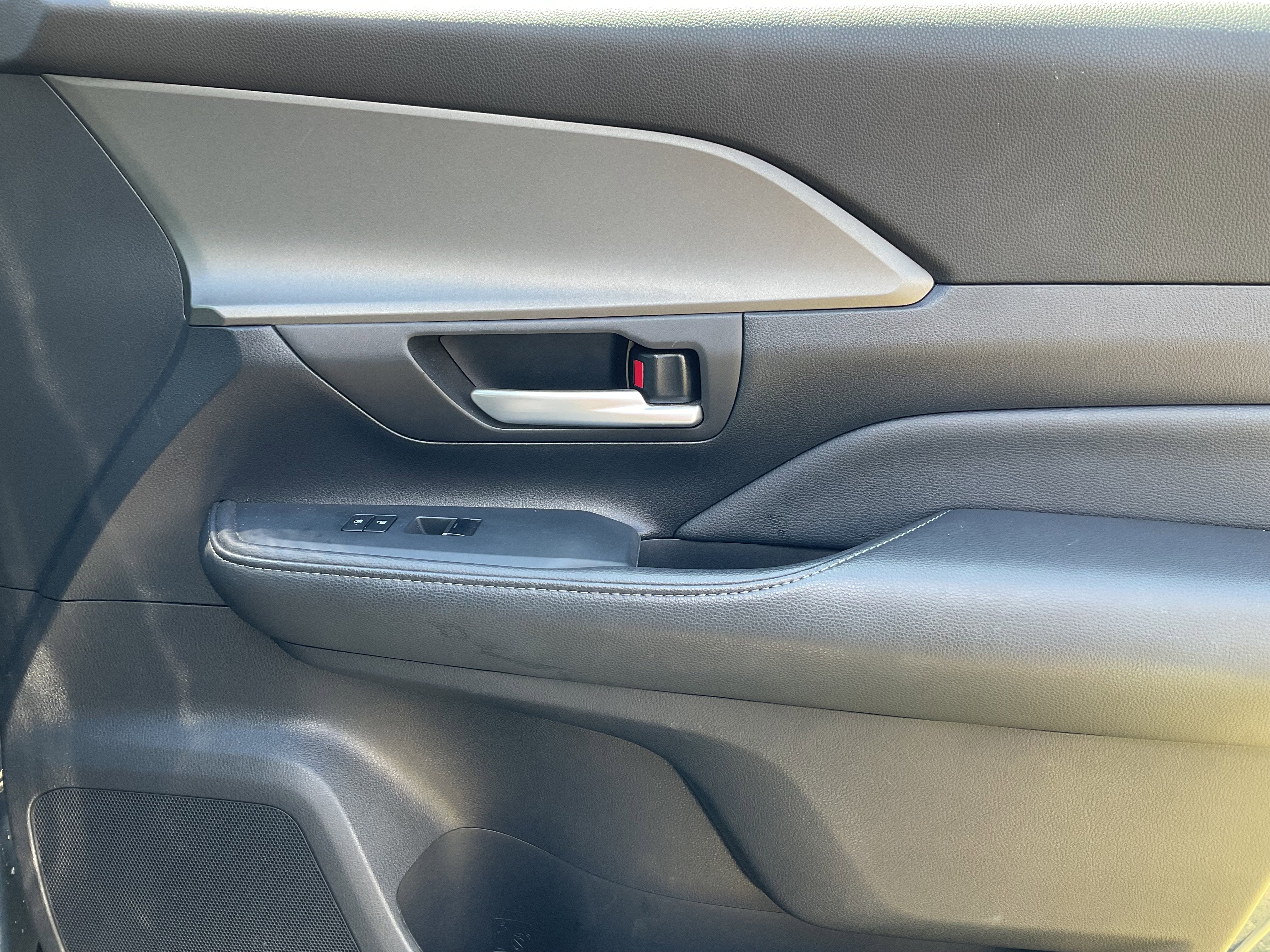 2025 Toyota GRAND HIGHLANDER LE