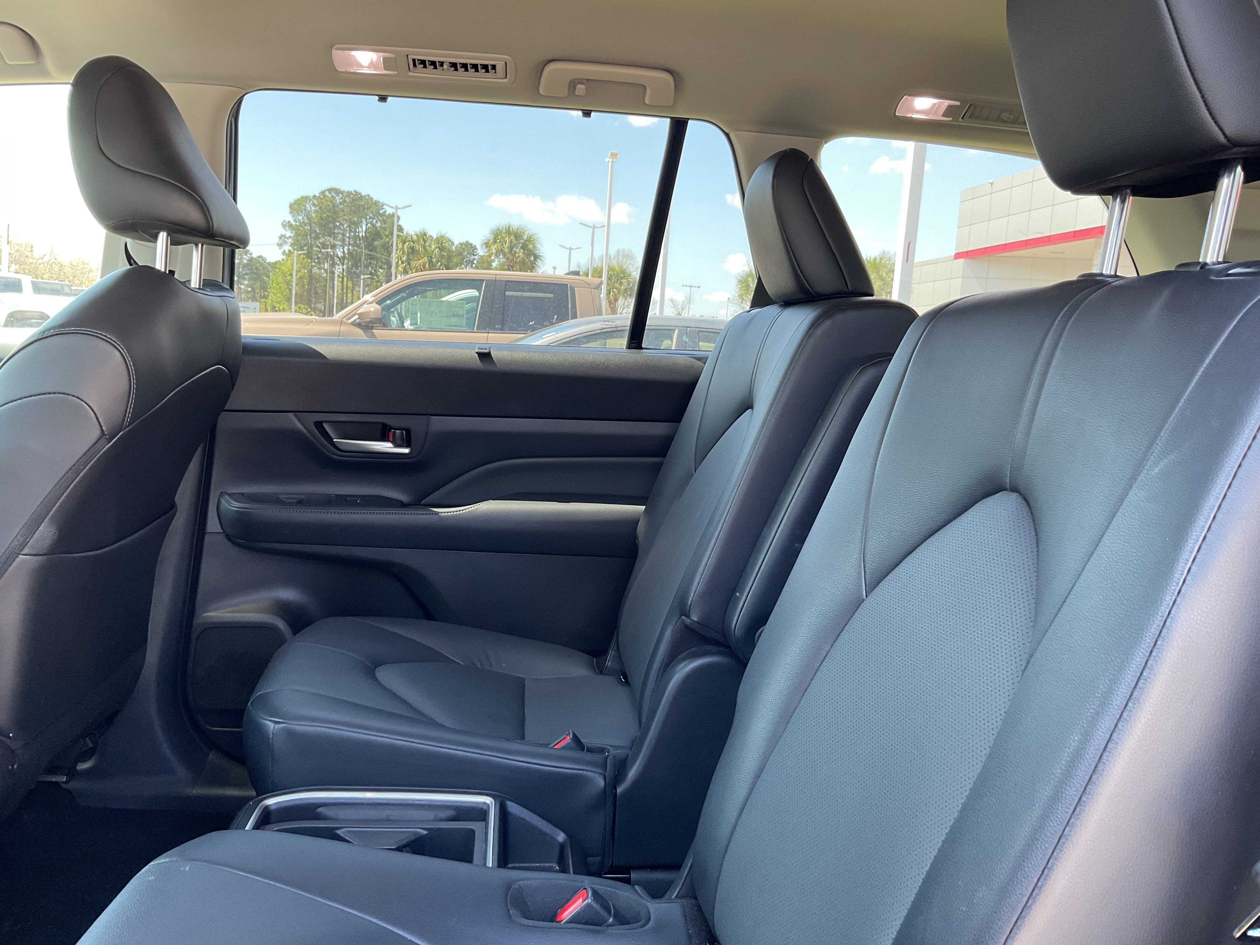 2025 Toyota GRAND HIGHLANDER LE