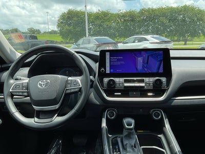2025 Toyota GRAND HIGHLANDER LE