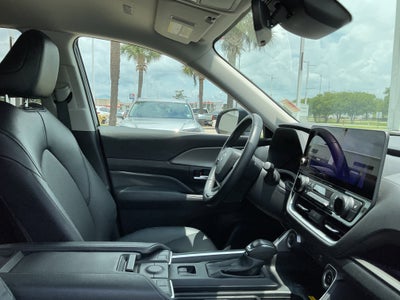 2025 Toyota GRAND HIGHLANDER LE