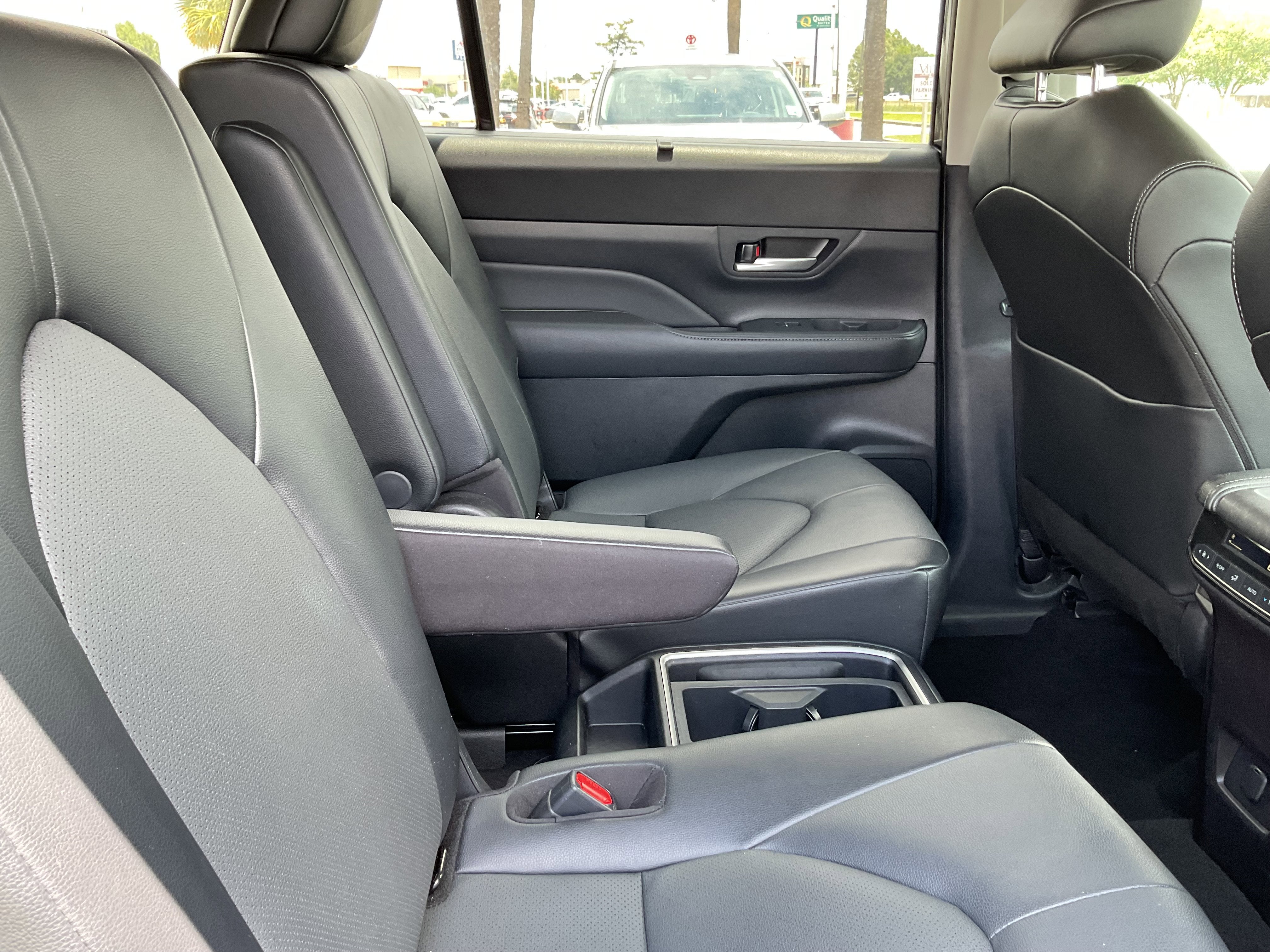 2025 Toyota GRAND HIGHLANDER LE