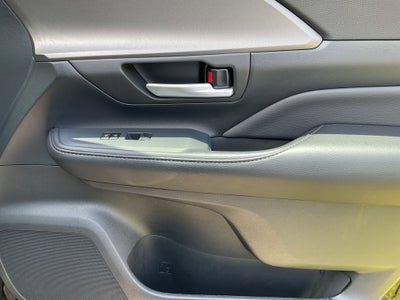 2025 Toyota GRAND HIGHLANDER LE