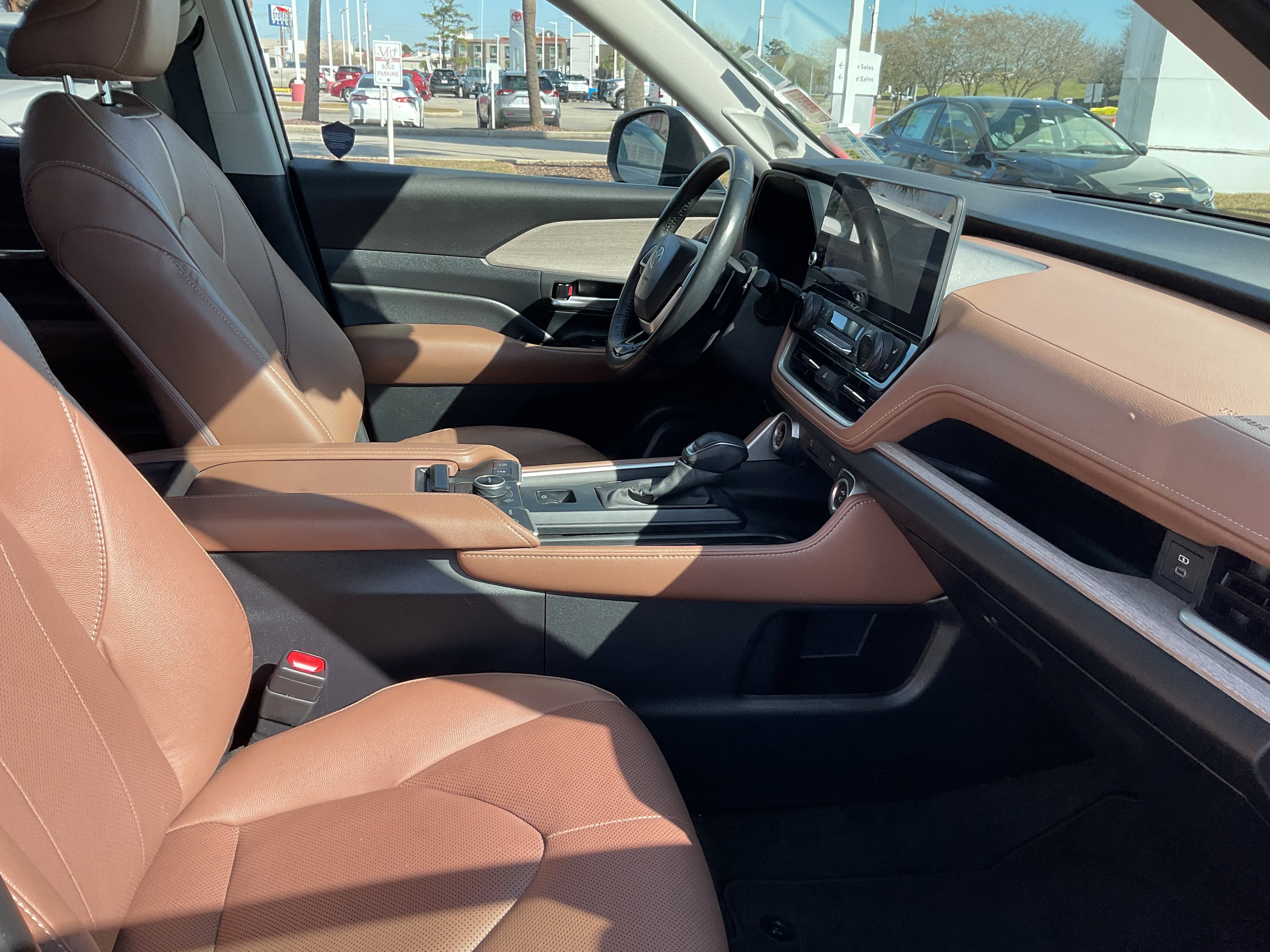 2024 Toyota GRAND HIGHLANDER Platinum