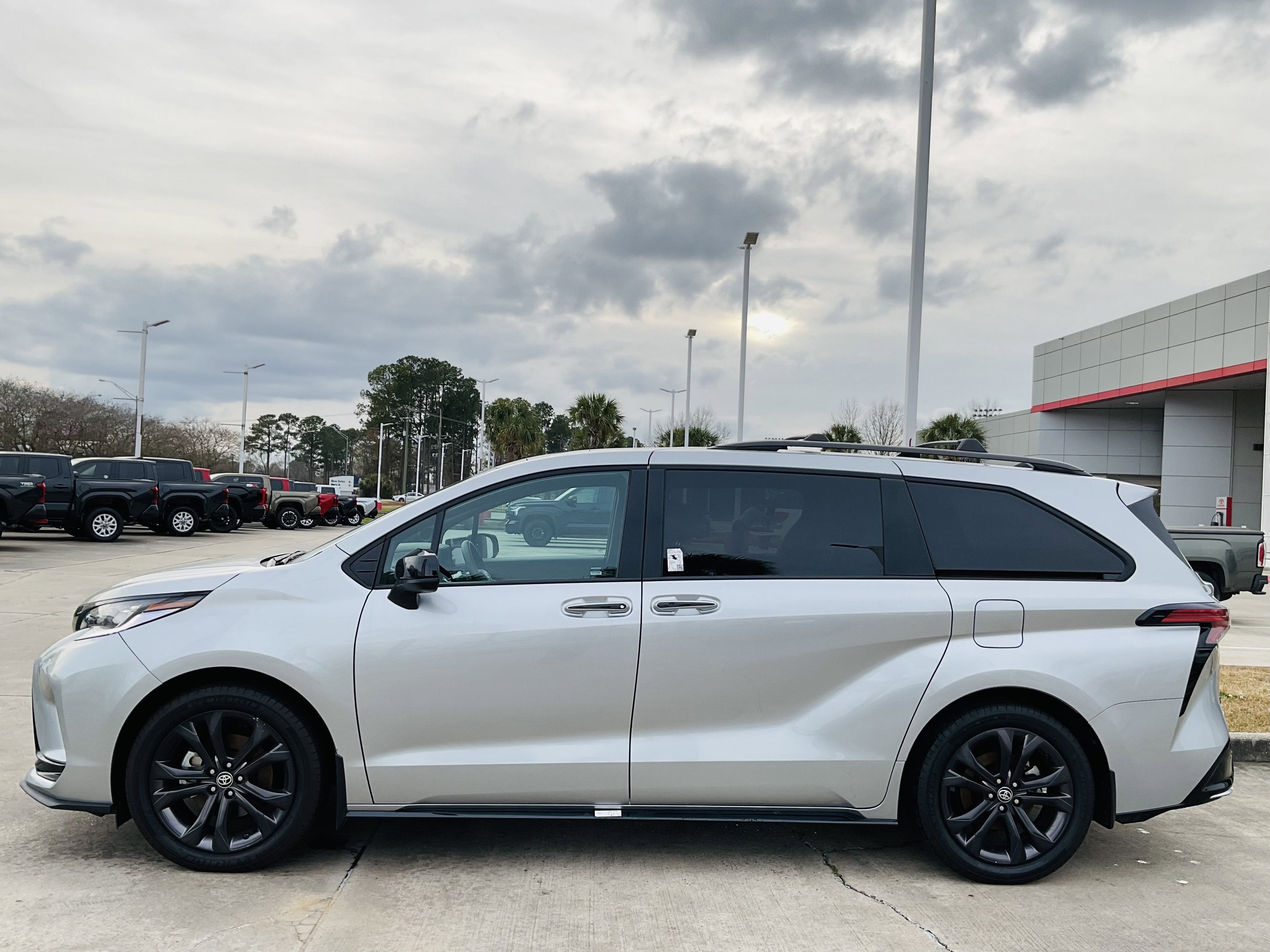 2025 Toyota SIENNA XSE XSE