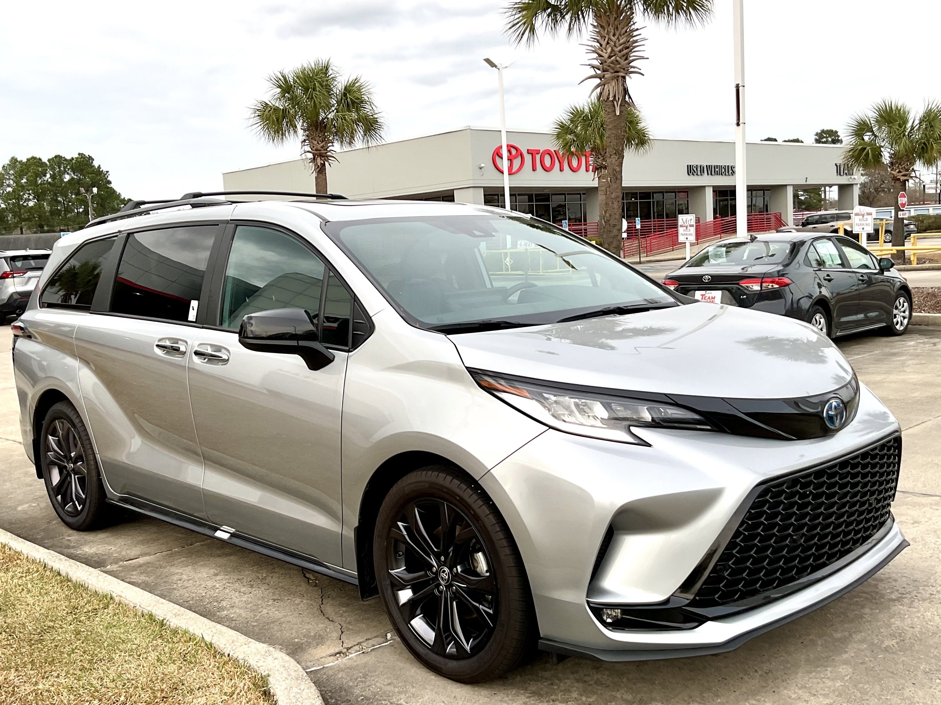 2025 Toyota SIENNA XSE XSE