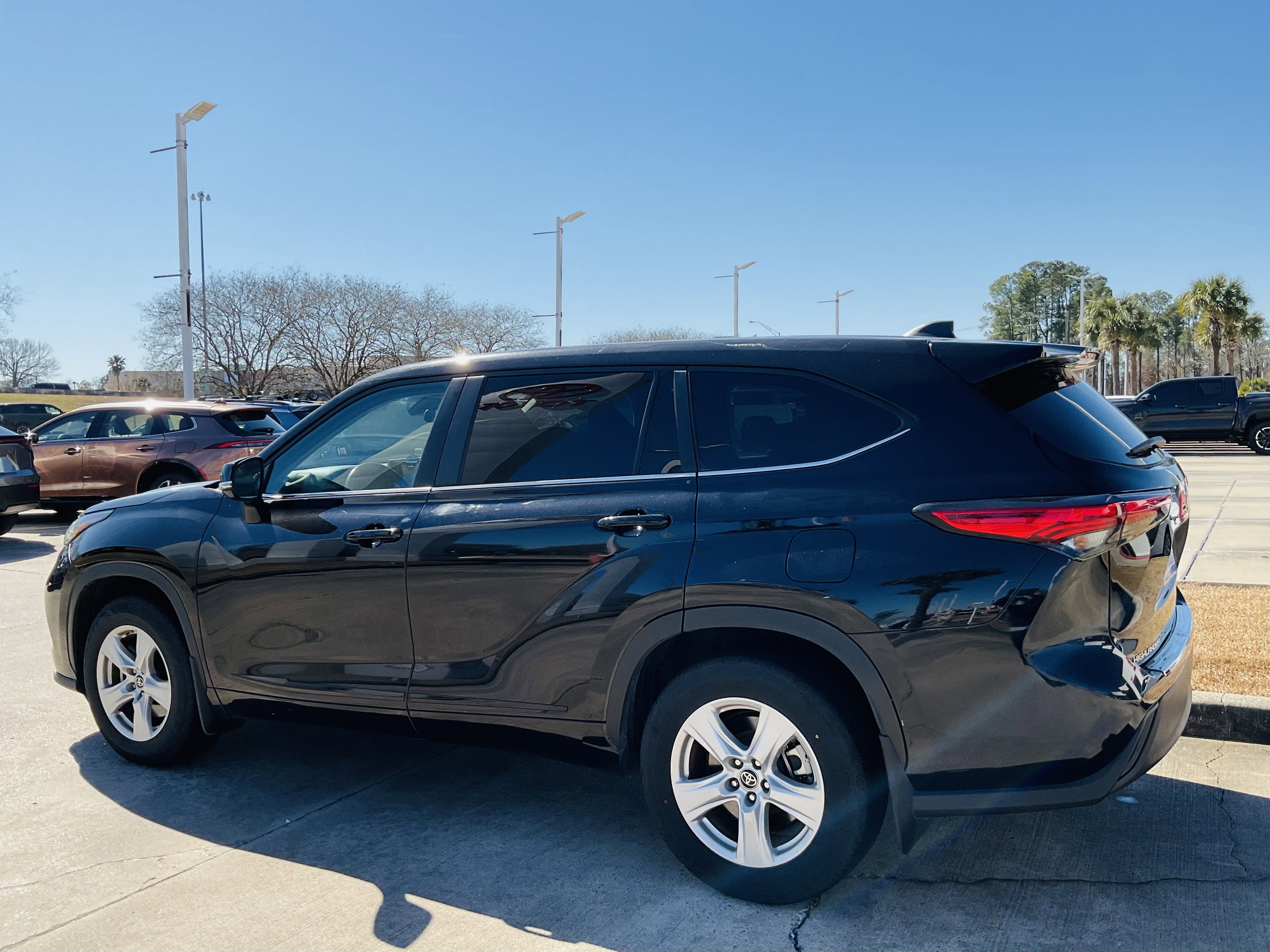 2023 Toyota HIGHLANDER LE