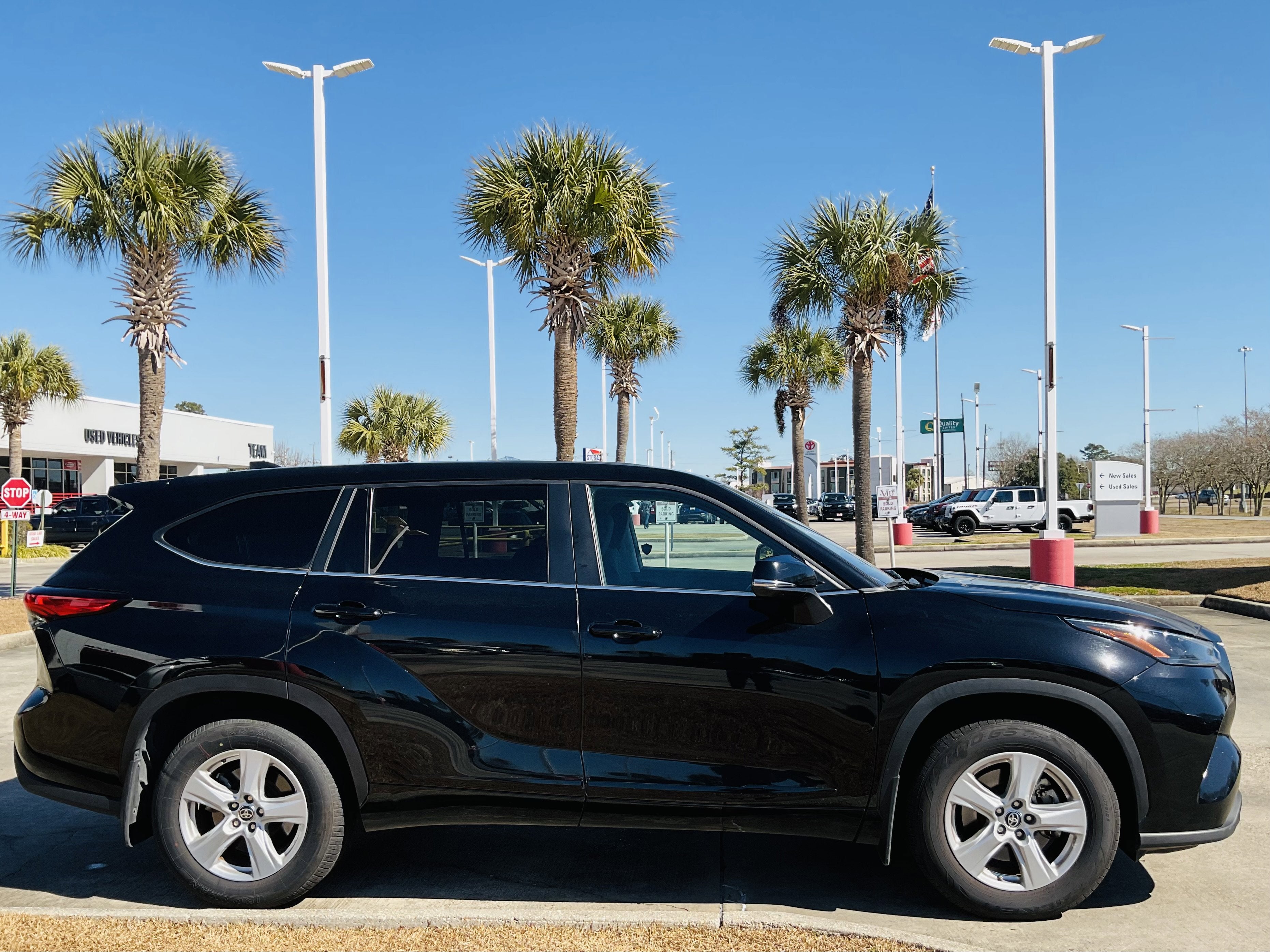 2023 Toyota HIGHLANDER LE