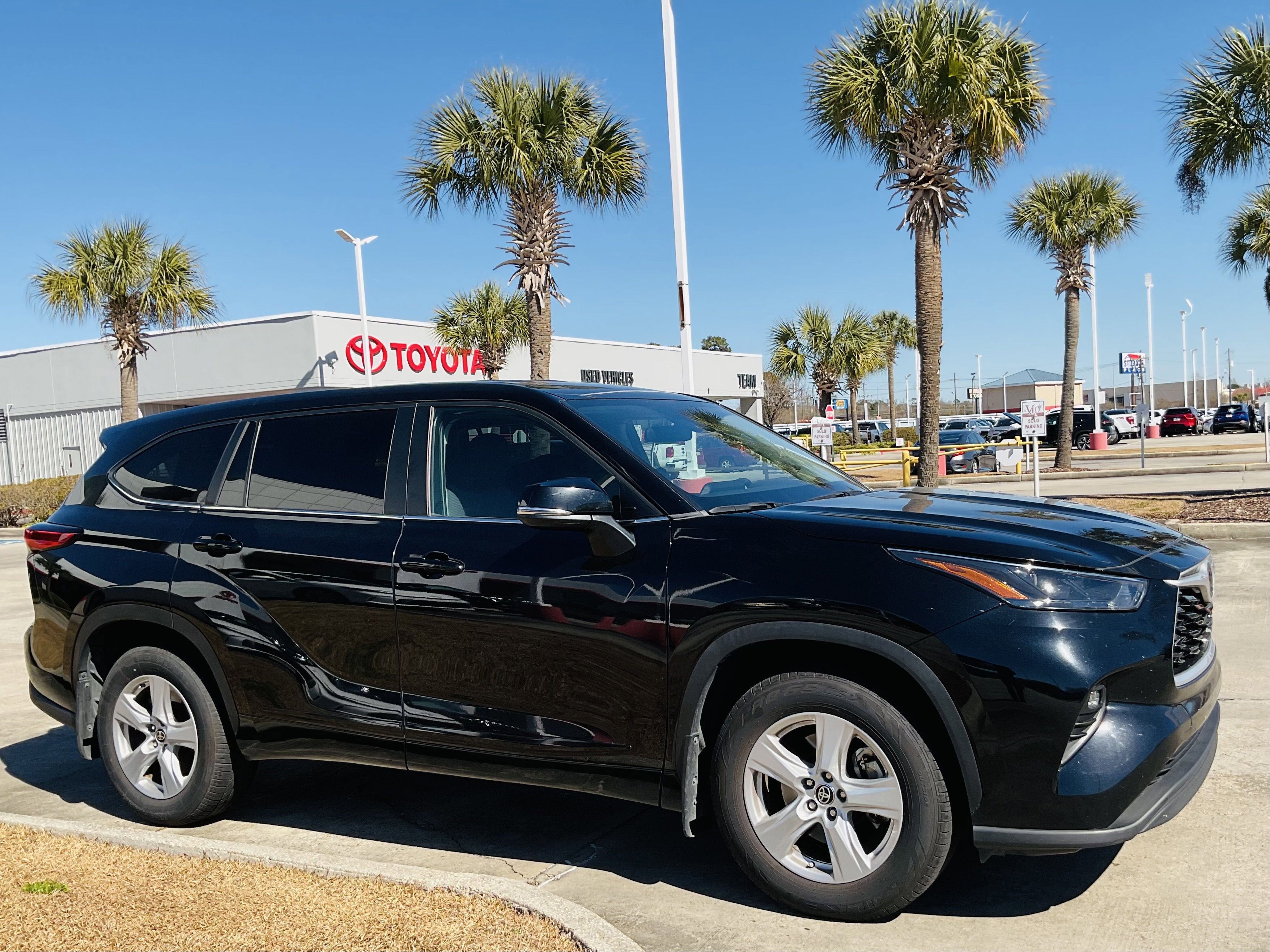 2023 Toyota HIGHLANDER LE