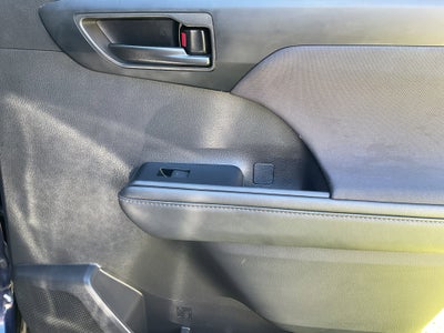 2025 Toyota HIGHLANDER LE