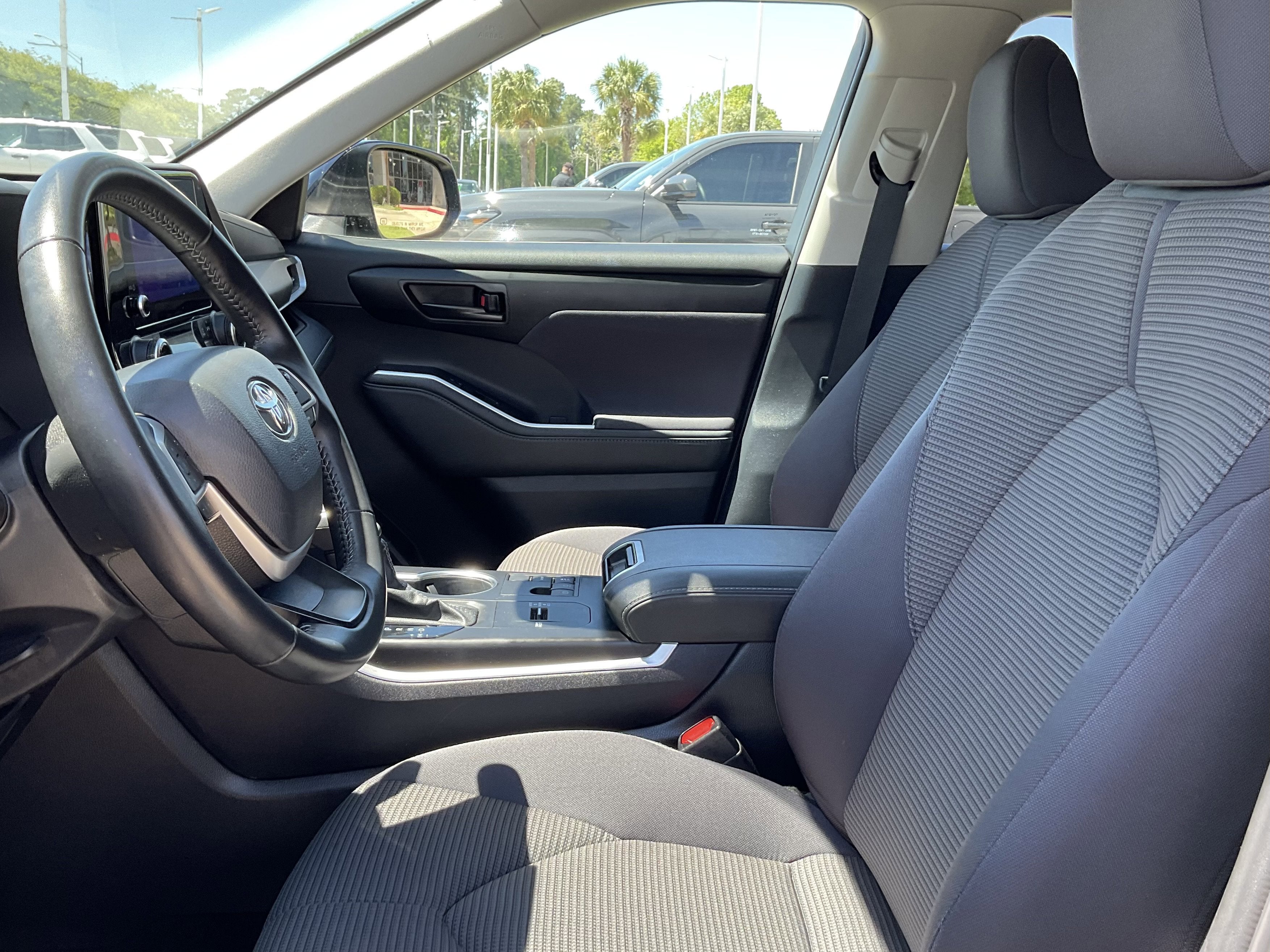 2025 Toyota HIGHLANDER LE