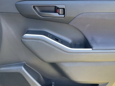 2025 Toyota HIGHLANDER LE