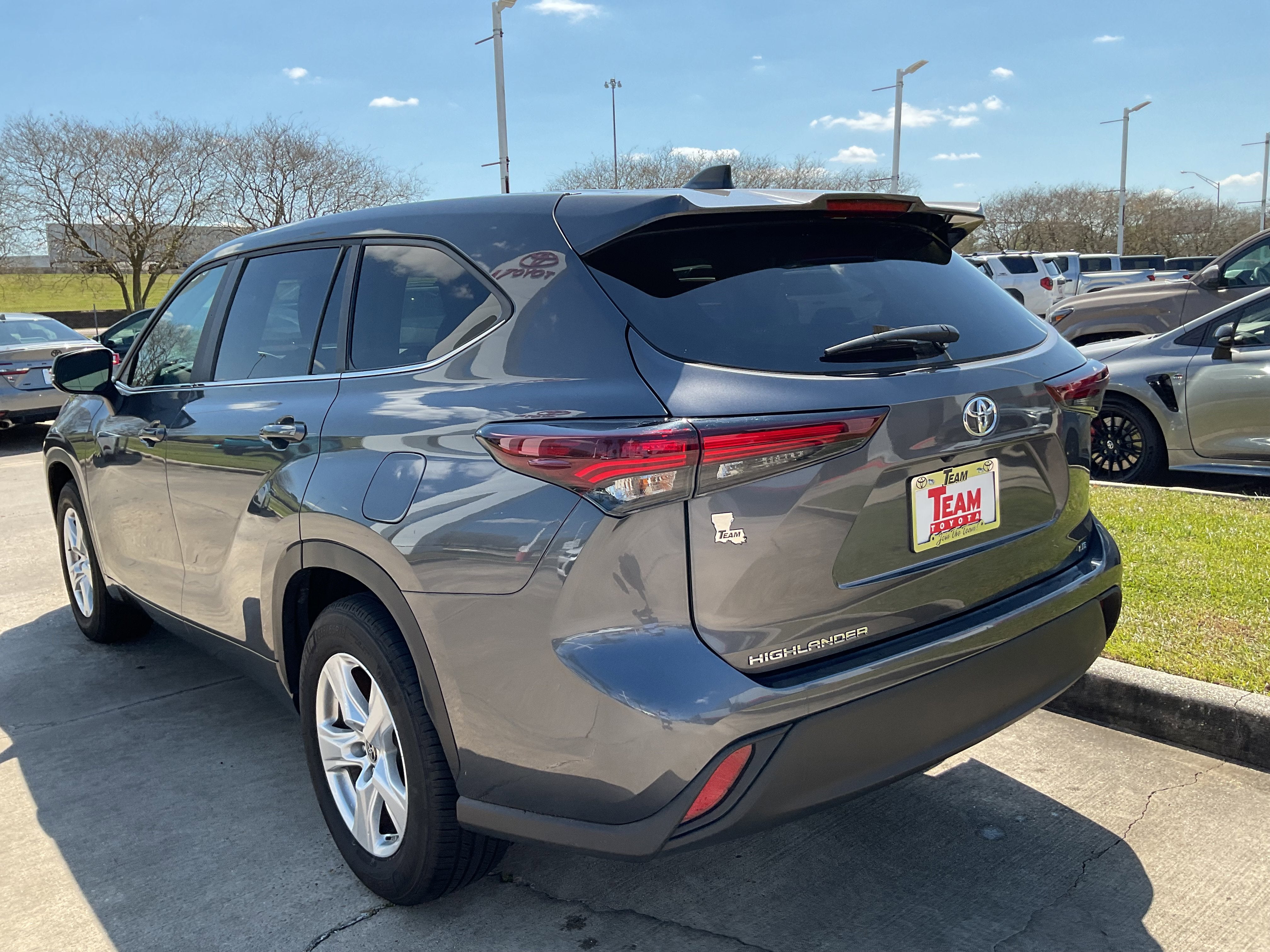 2025 Toyota HIGHLANDER LE