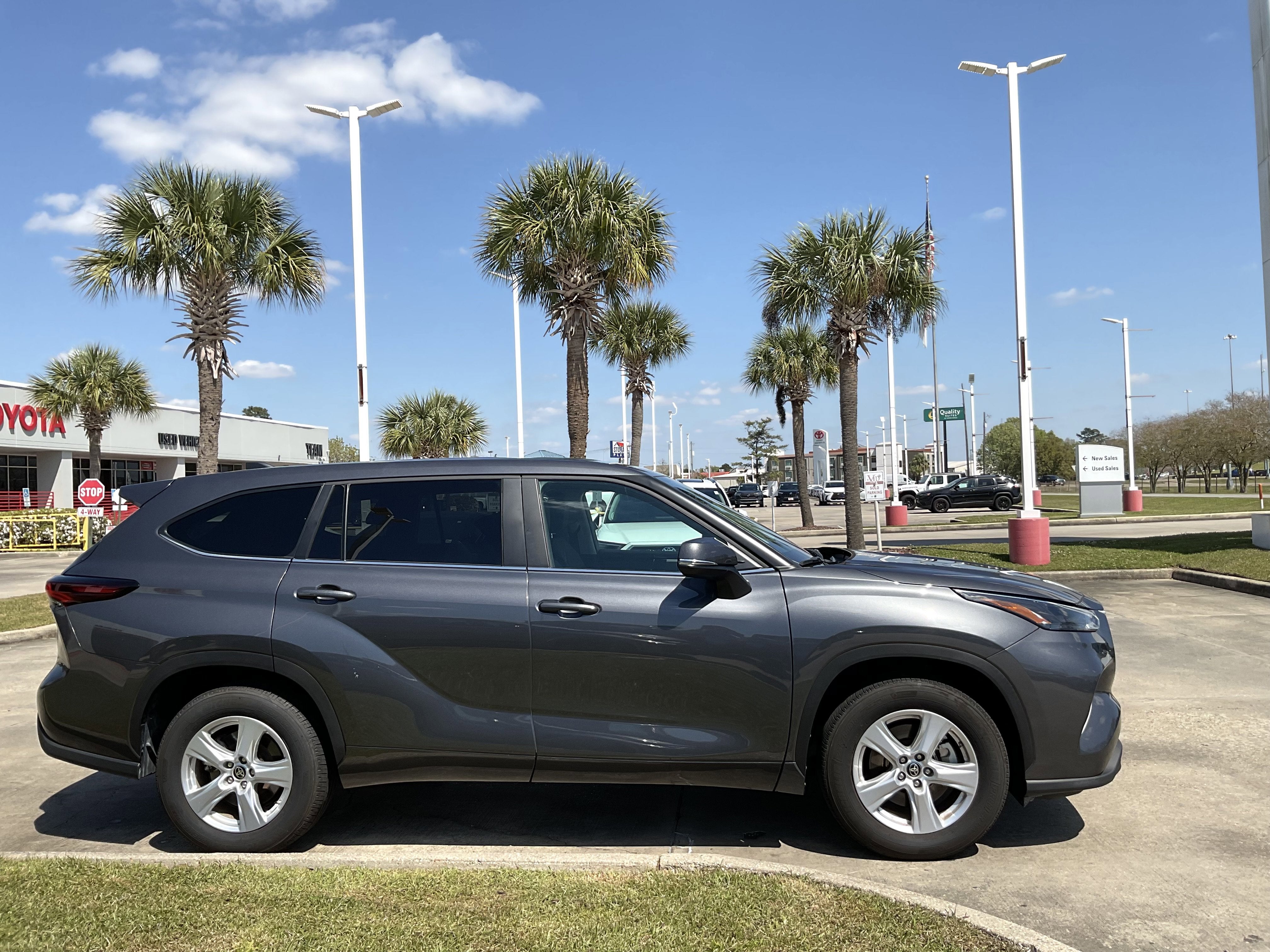 2025 Toyota HIGHLANDER LE
