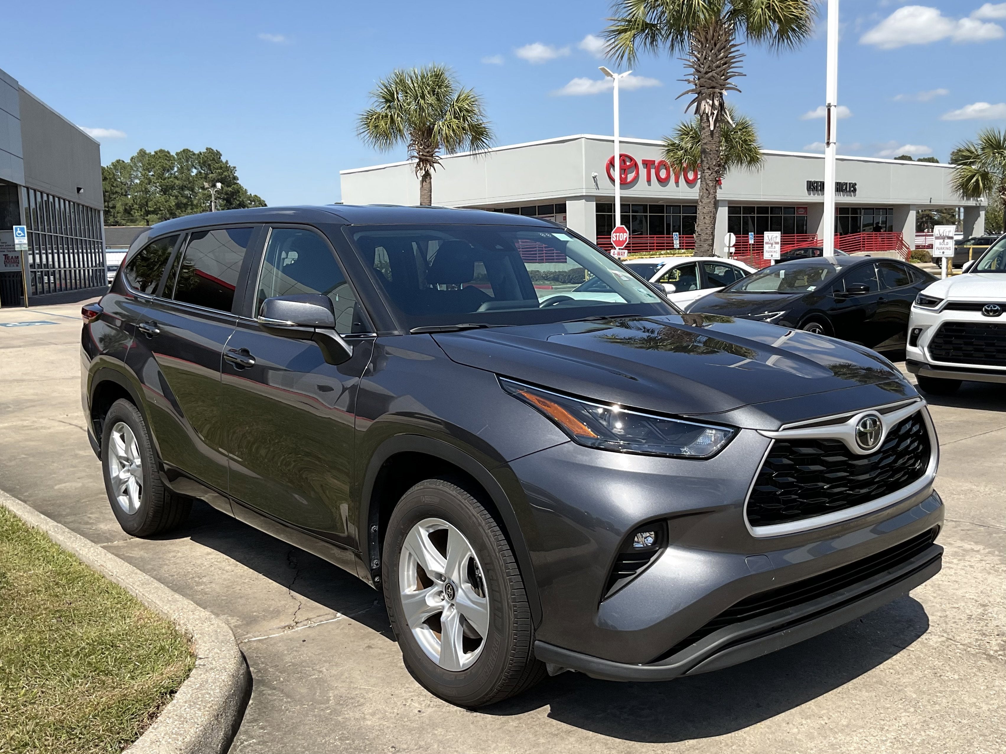 2025 Toyota HIGHLANDER LE