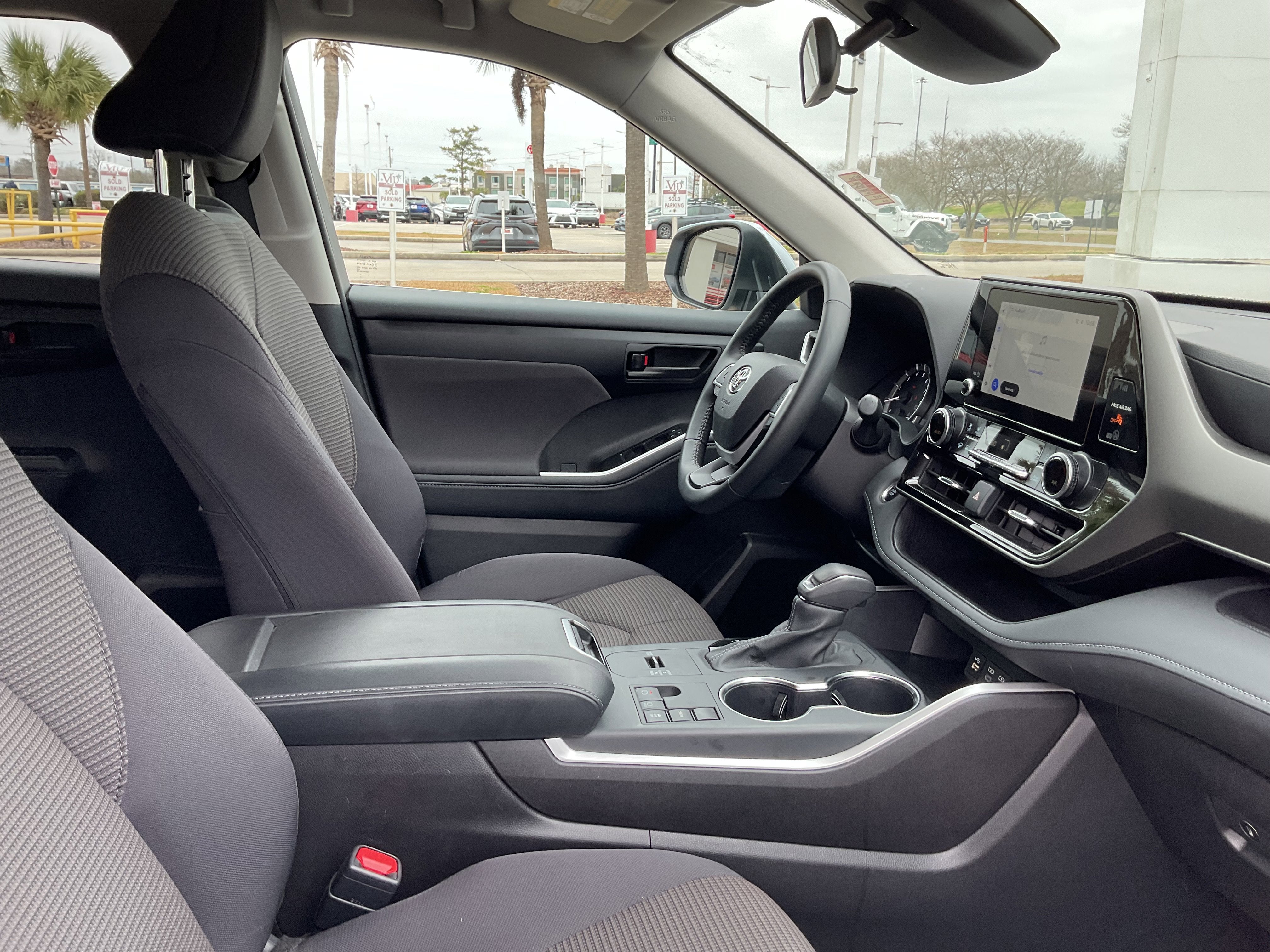 2025 Toyota HIGHLANDER LE