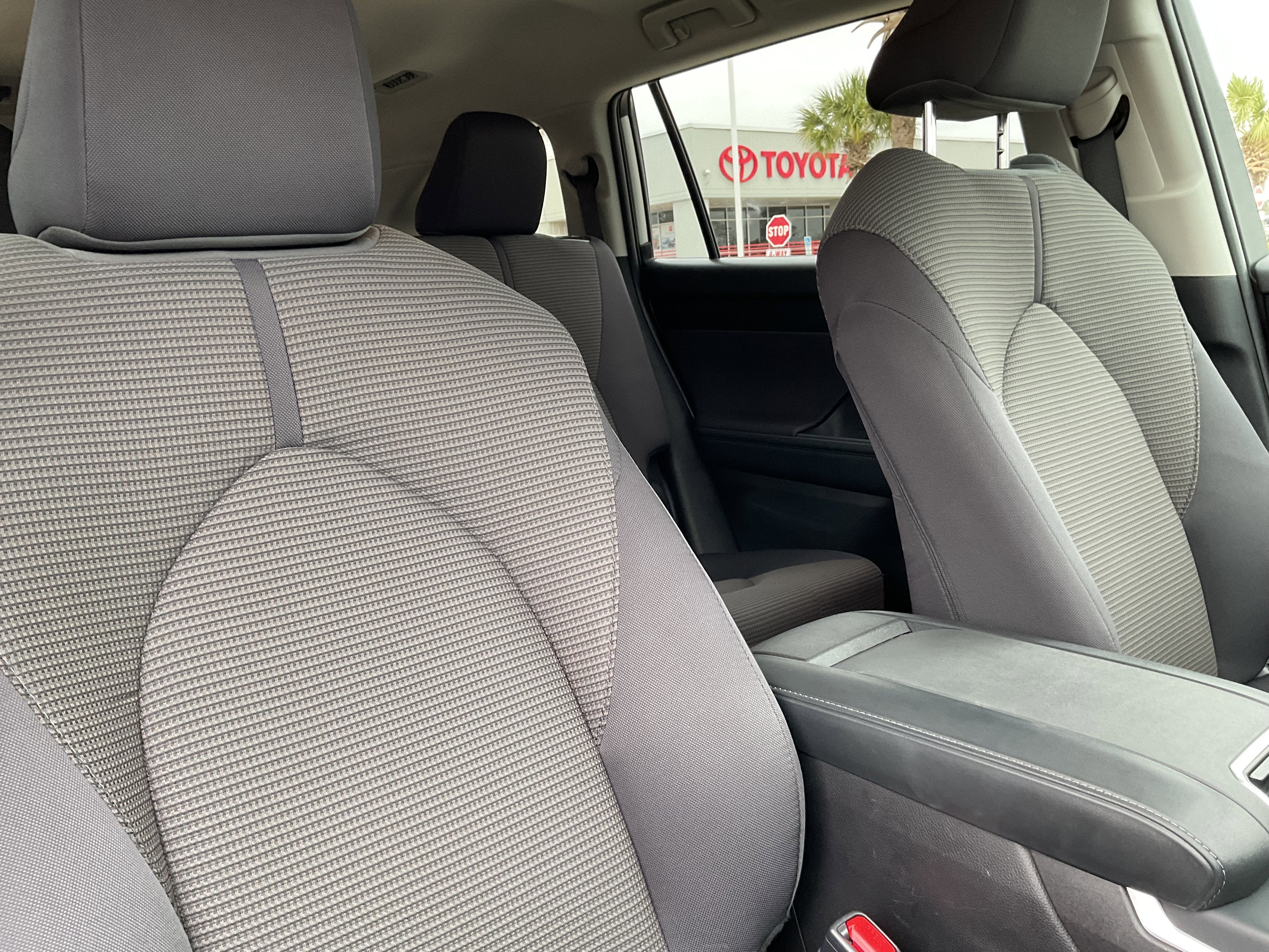 2025 Toyota HIGHLANDER LE