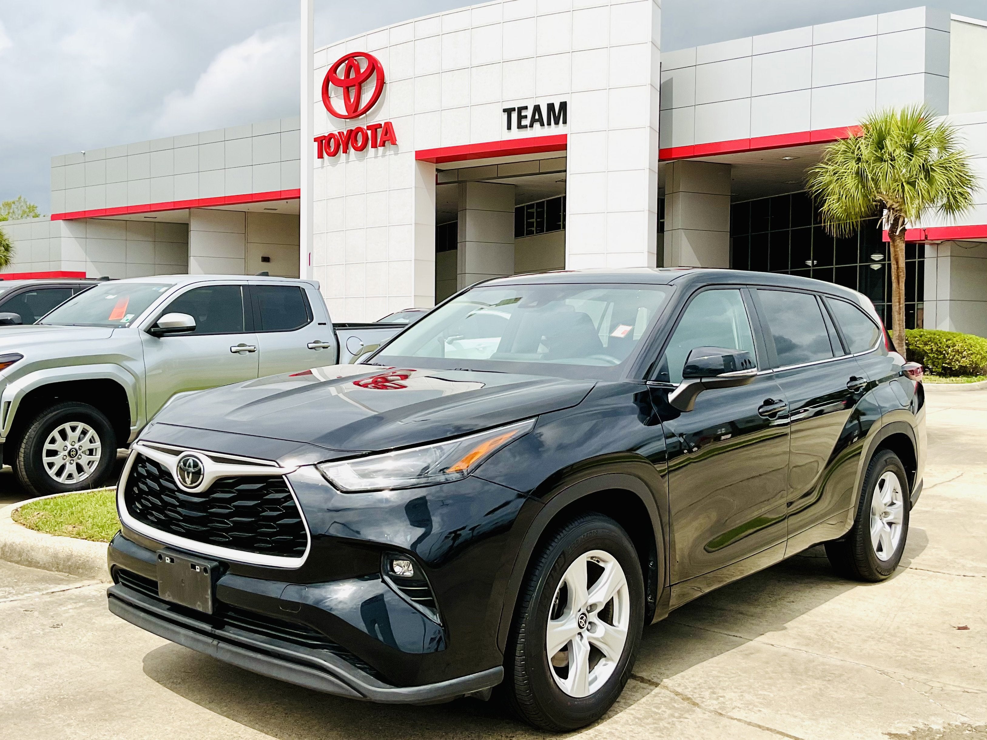 2025 Toyota HIGHLANDER LE
