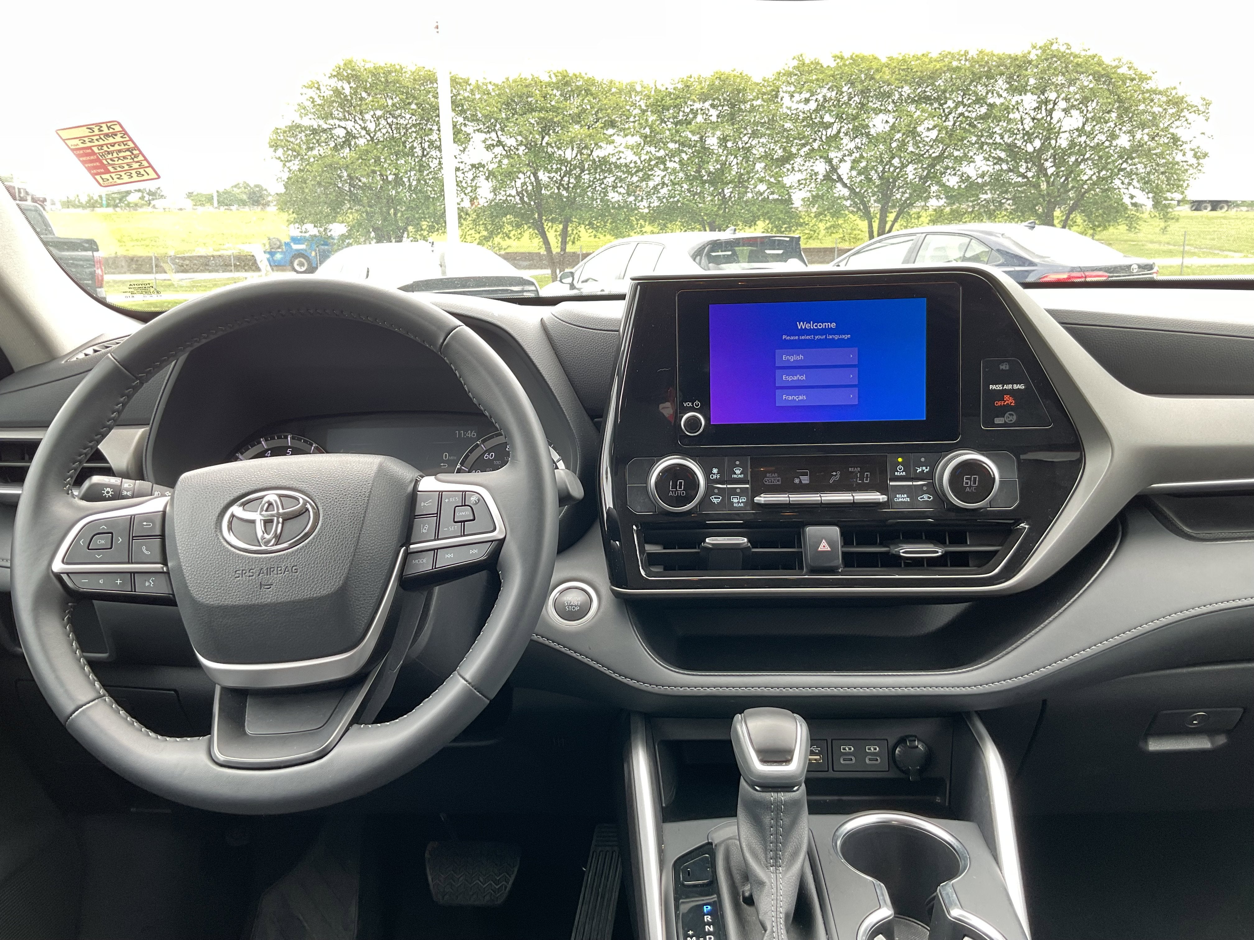 2025 Toyota HIGHLANDER LE