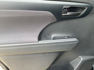 2025 Toyota HIGHLANDER LE