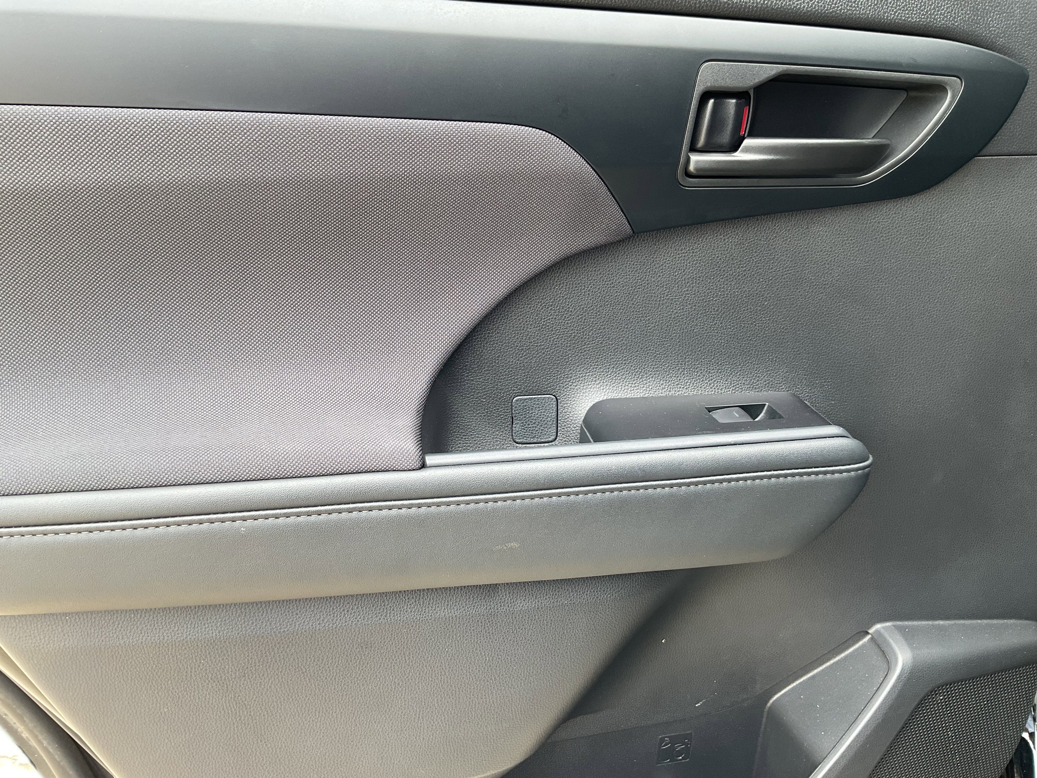 2025 Toyota HIGHLANDER LE