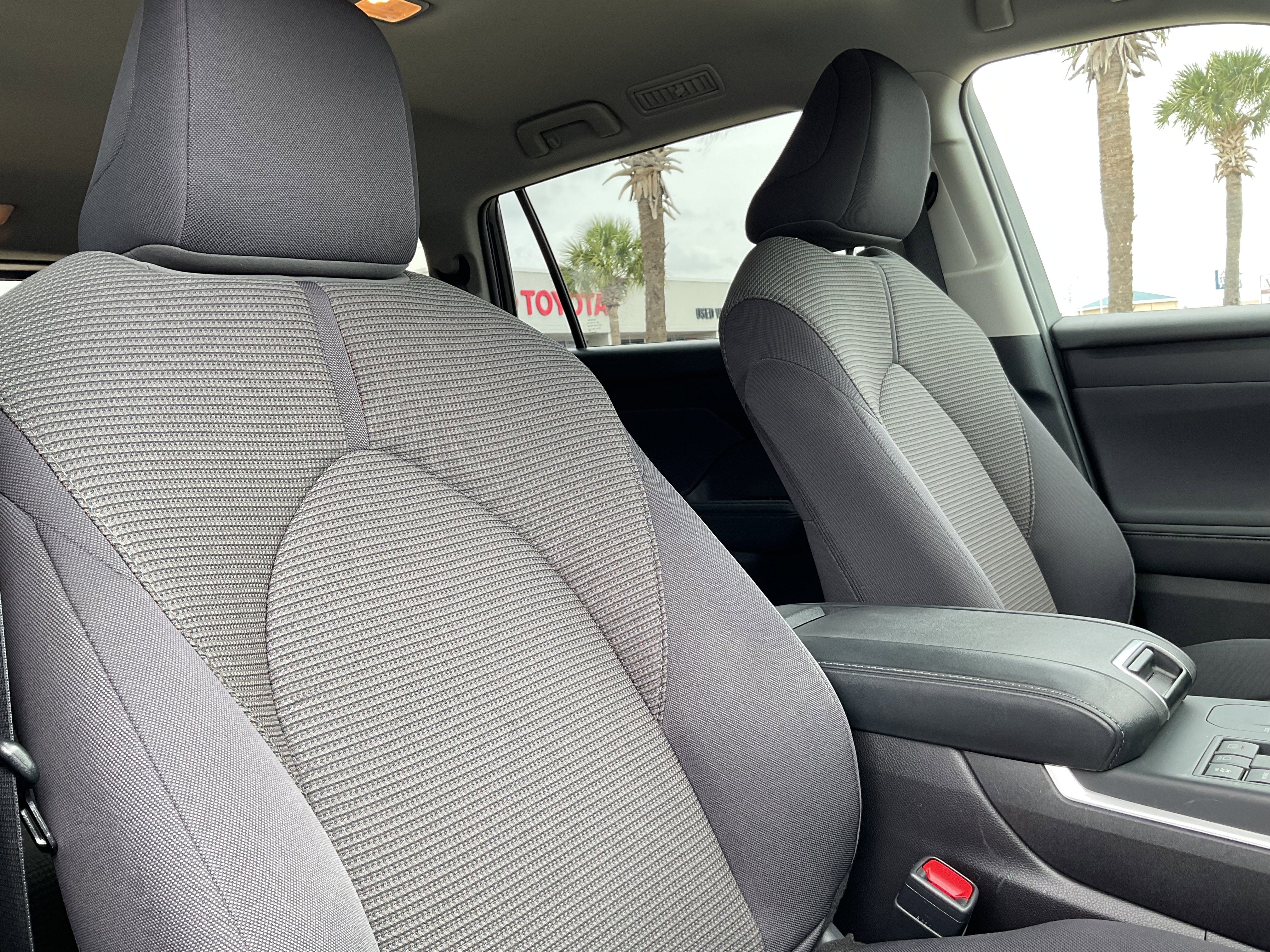2025 Toyota HIGHLANDER LE