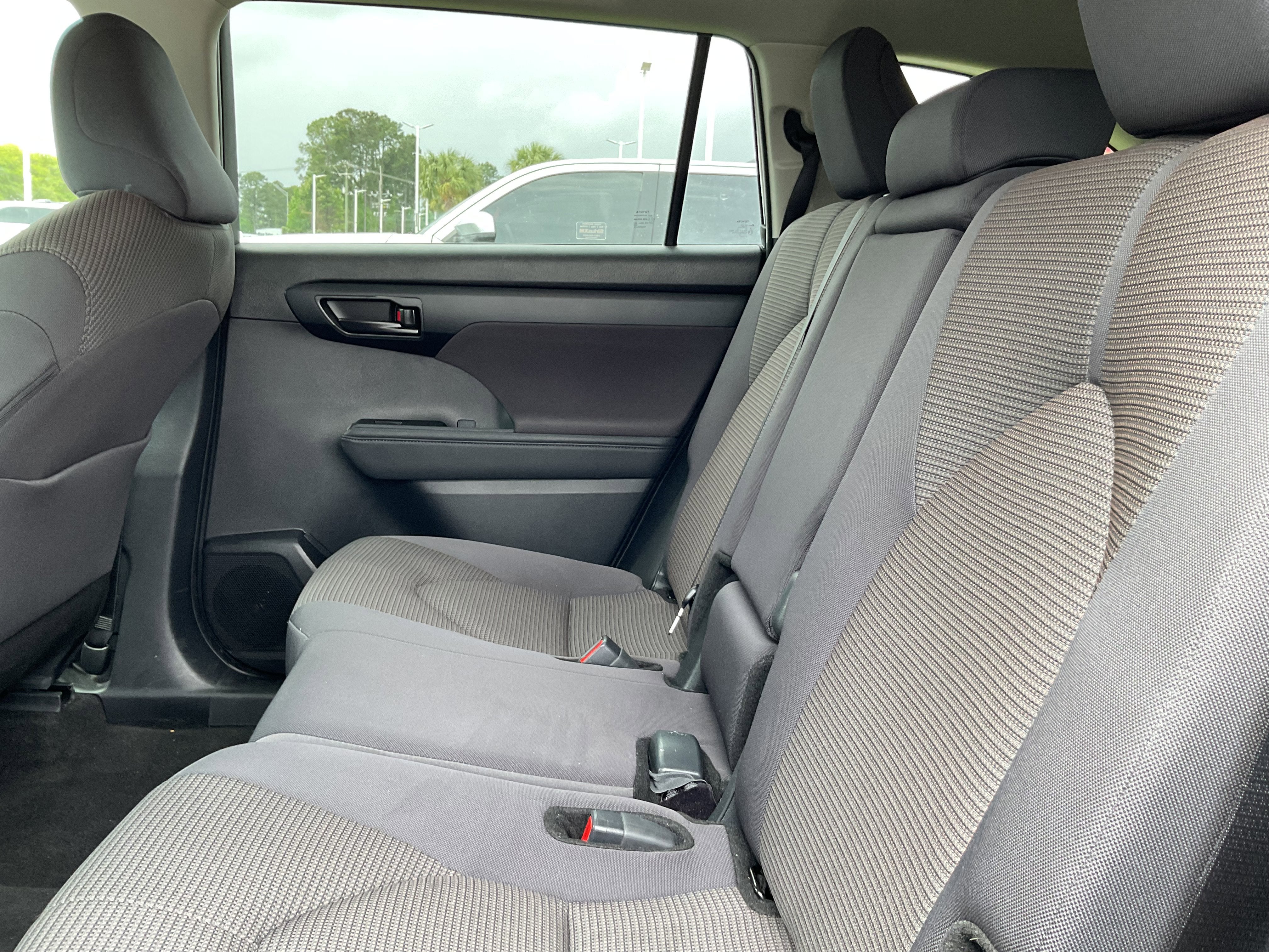 2025 Toyota HIGHLANDER LE