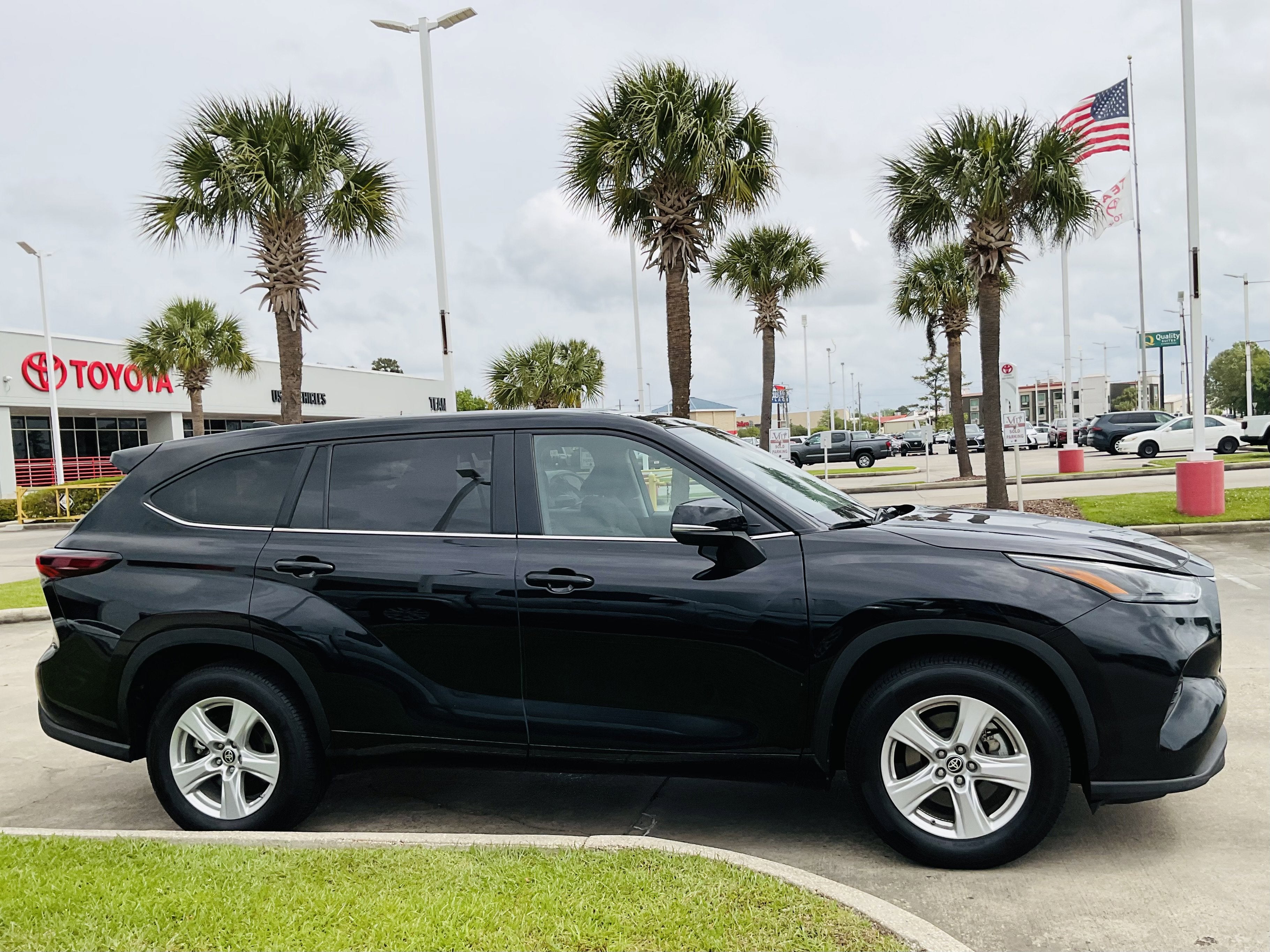 2025 Toyota HIGHLANDER LE