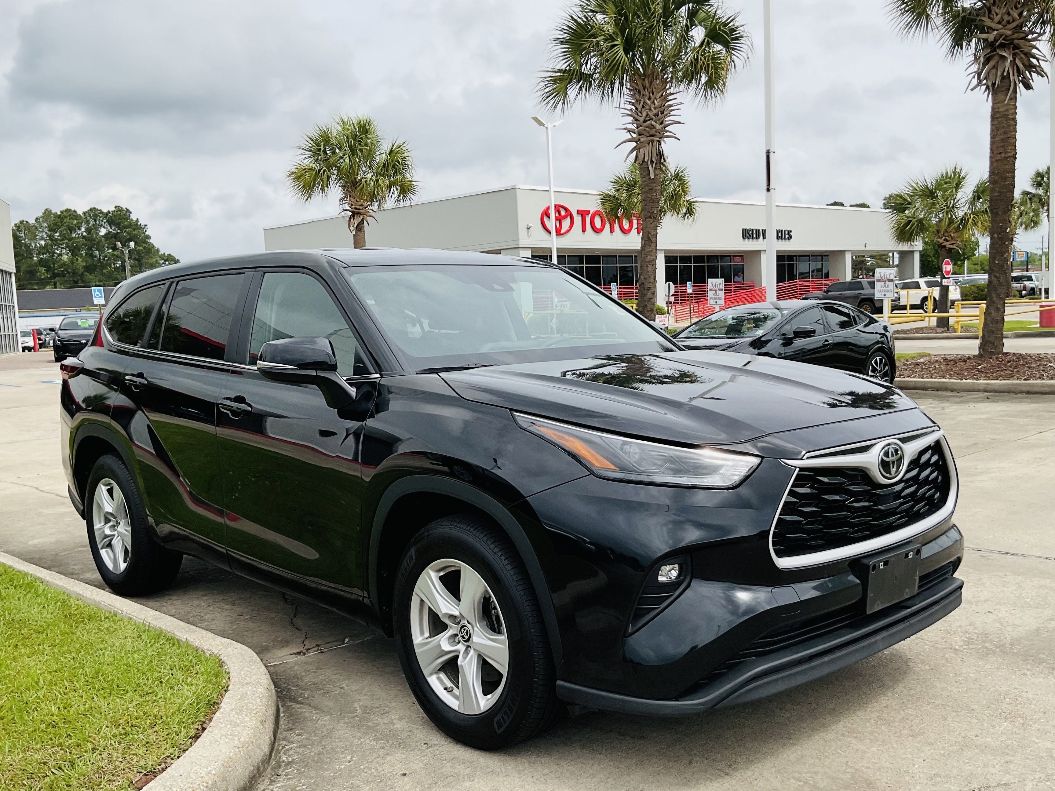 2025 Toyota HIGHLANDER LE