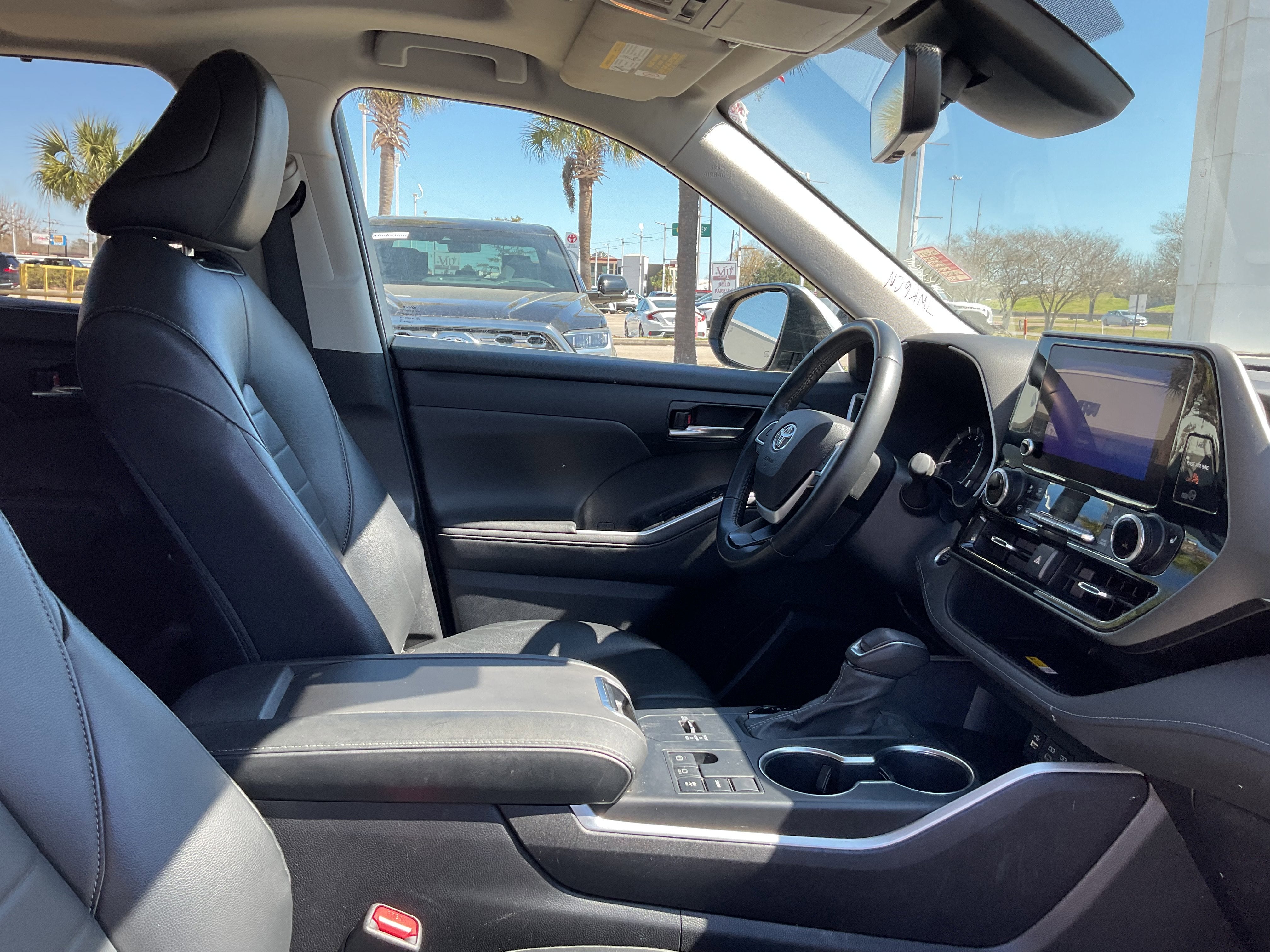 2024 Toyota HIGHLANDER XLE