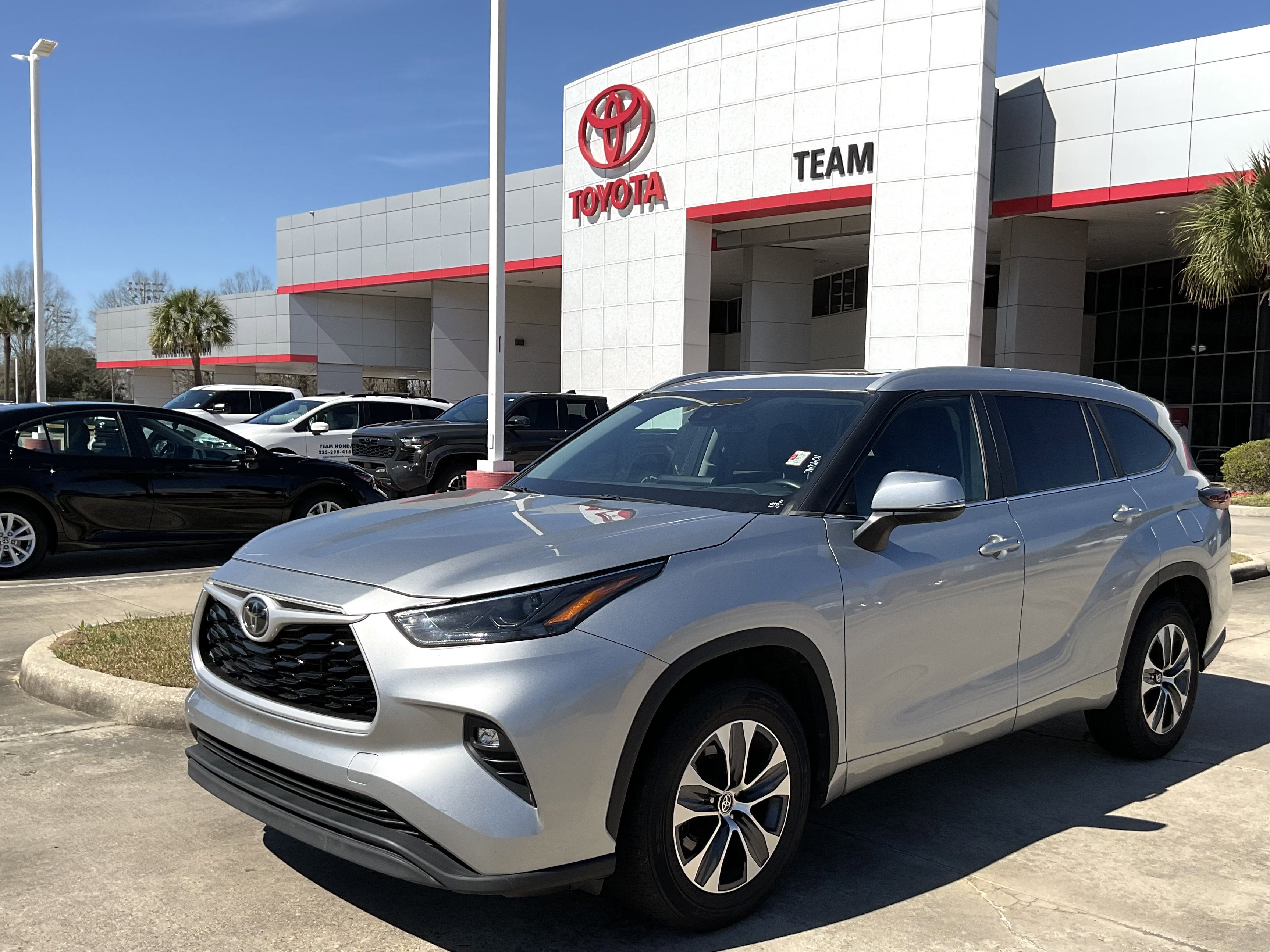 2024 Toyota HIGHLANDER XLE