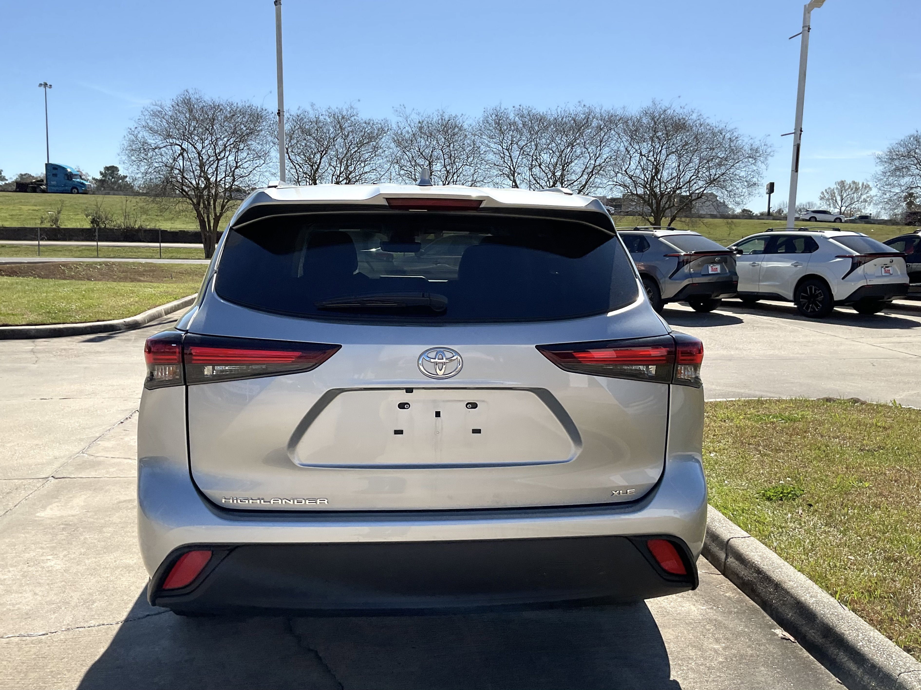 2024 Toyota HIGHLANDER XLE