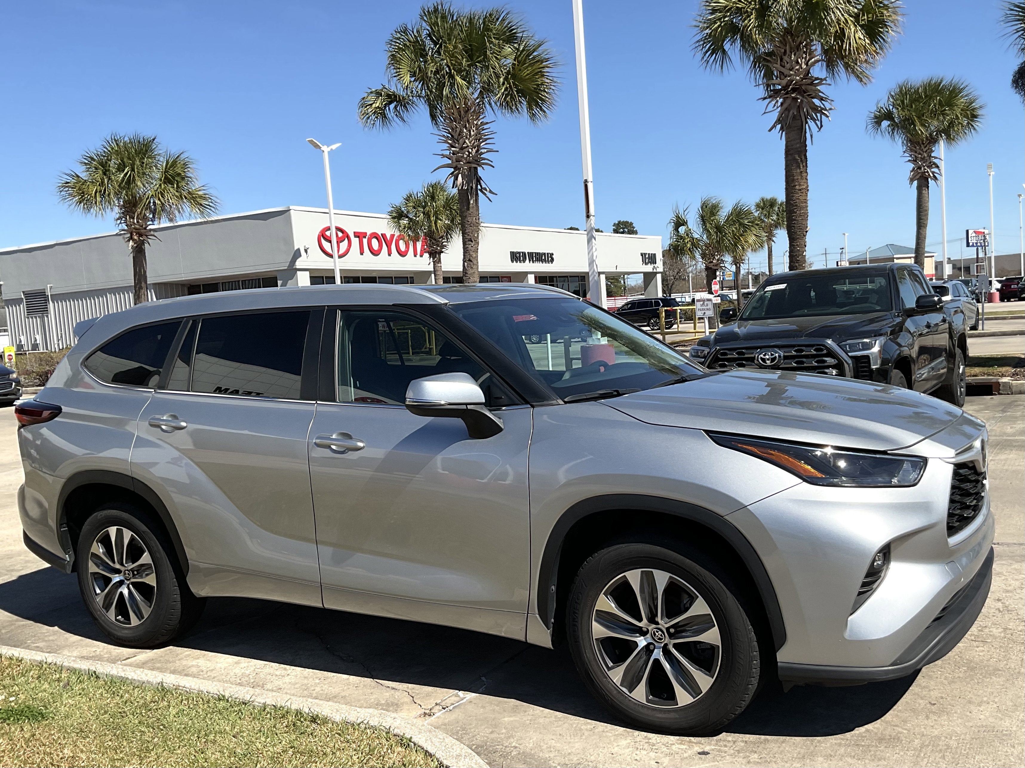 2024 Toyota HIGHLANDER XLE