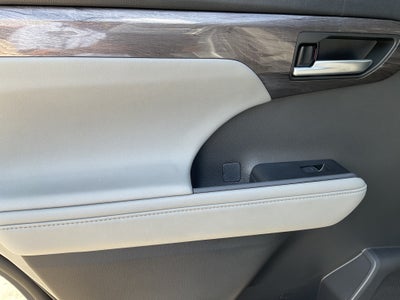 2025 Toyota Highlander Limited