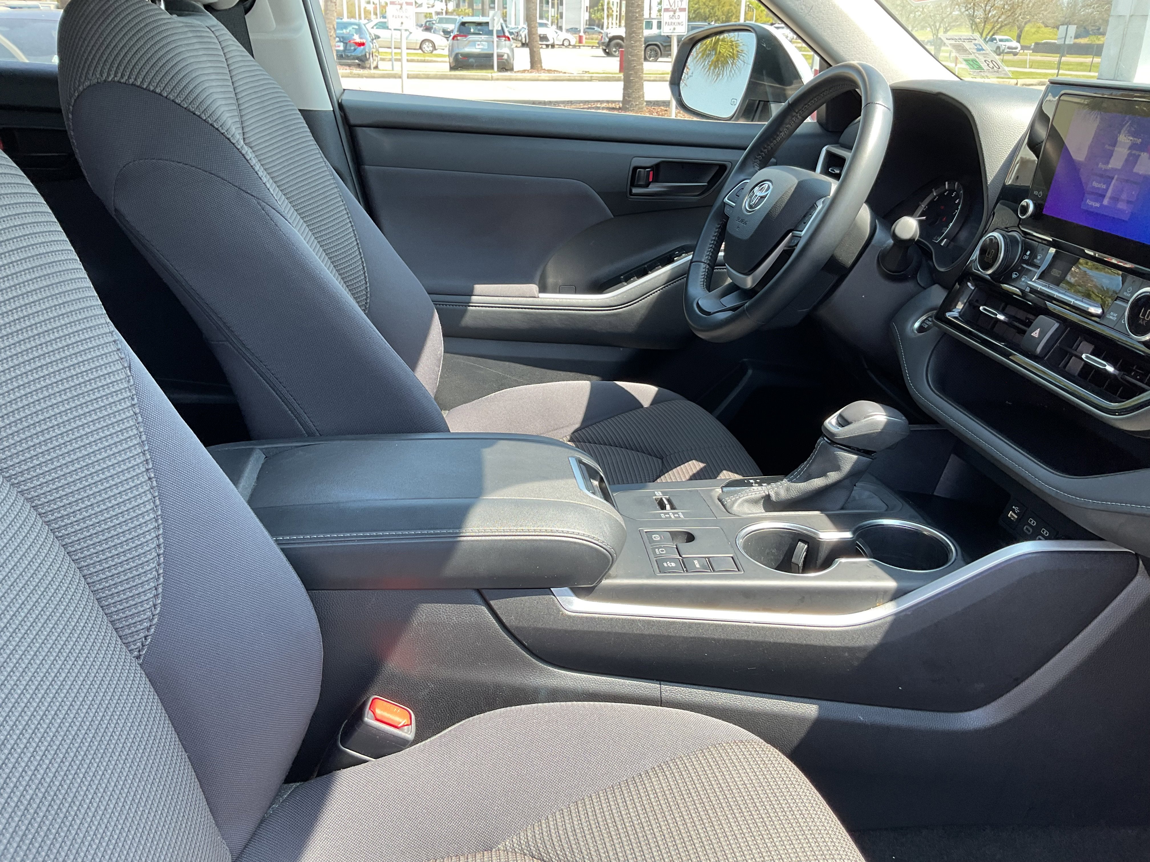 2025 Toyota HIGHLANDER LE