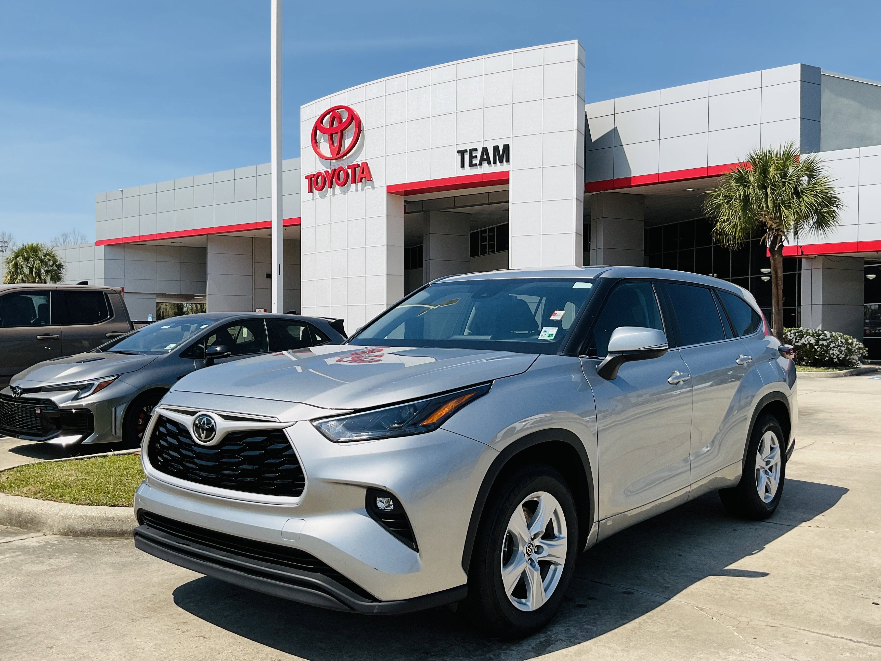 2025 Toyota HIGHLANDER LE