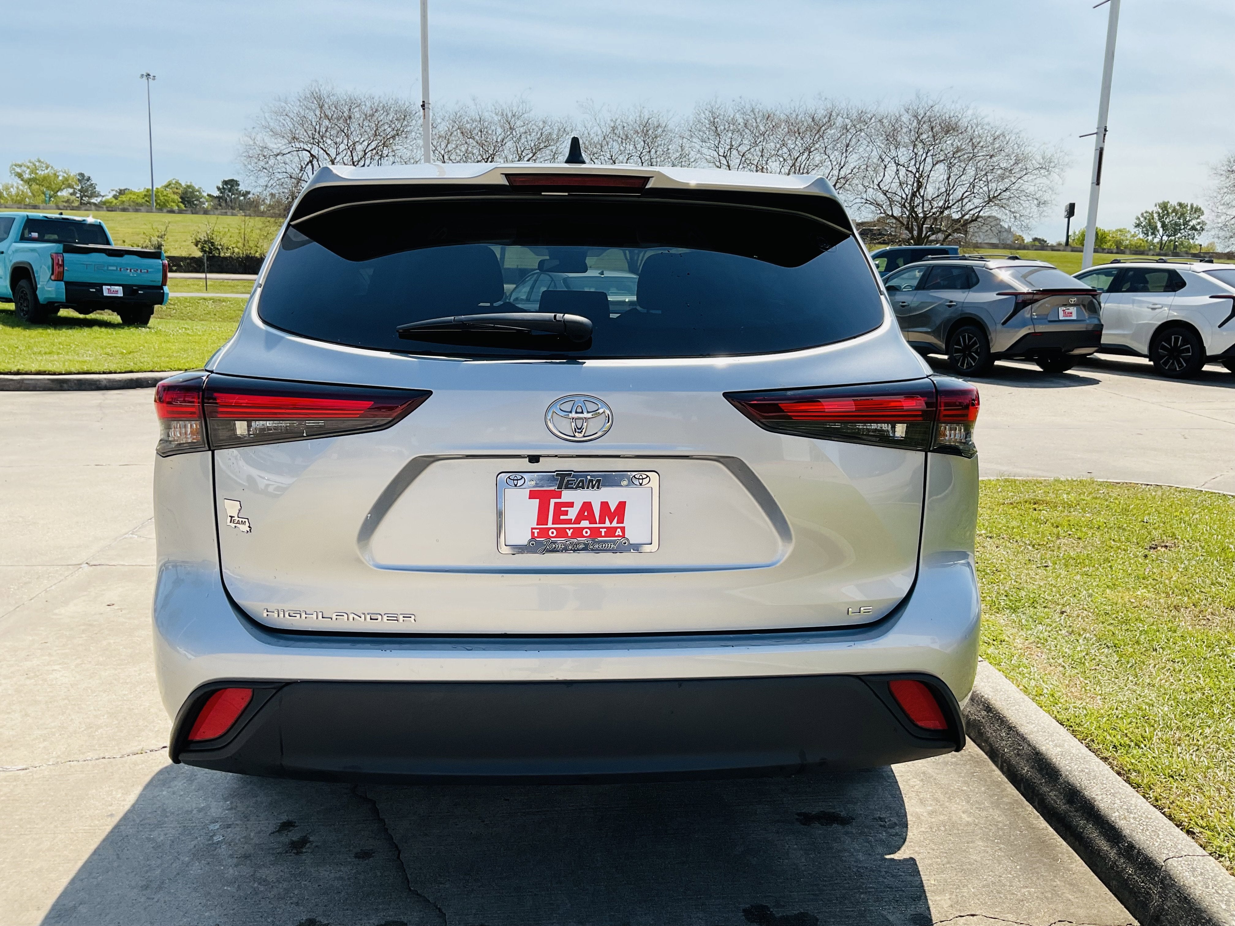 2025 Toyota HIGHLANDER LE