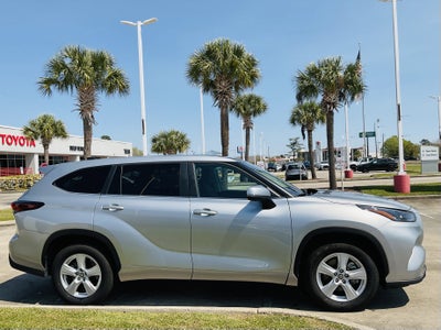 2025 Toyota HIGHLANDER LE