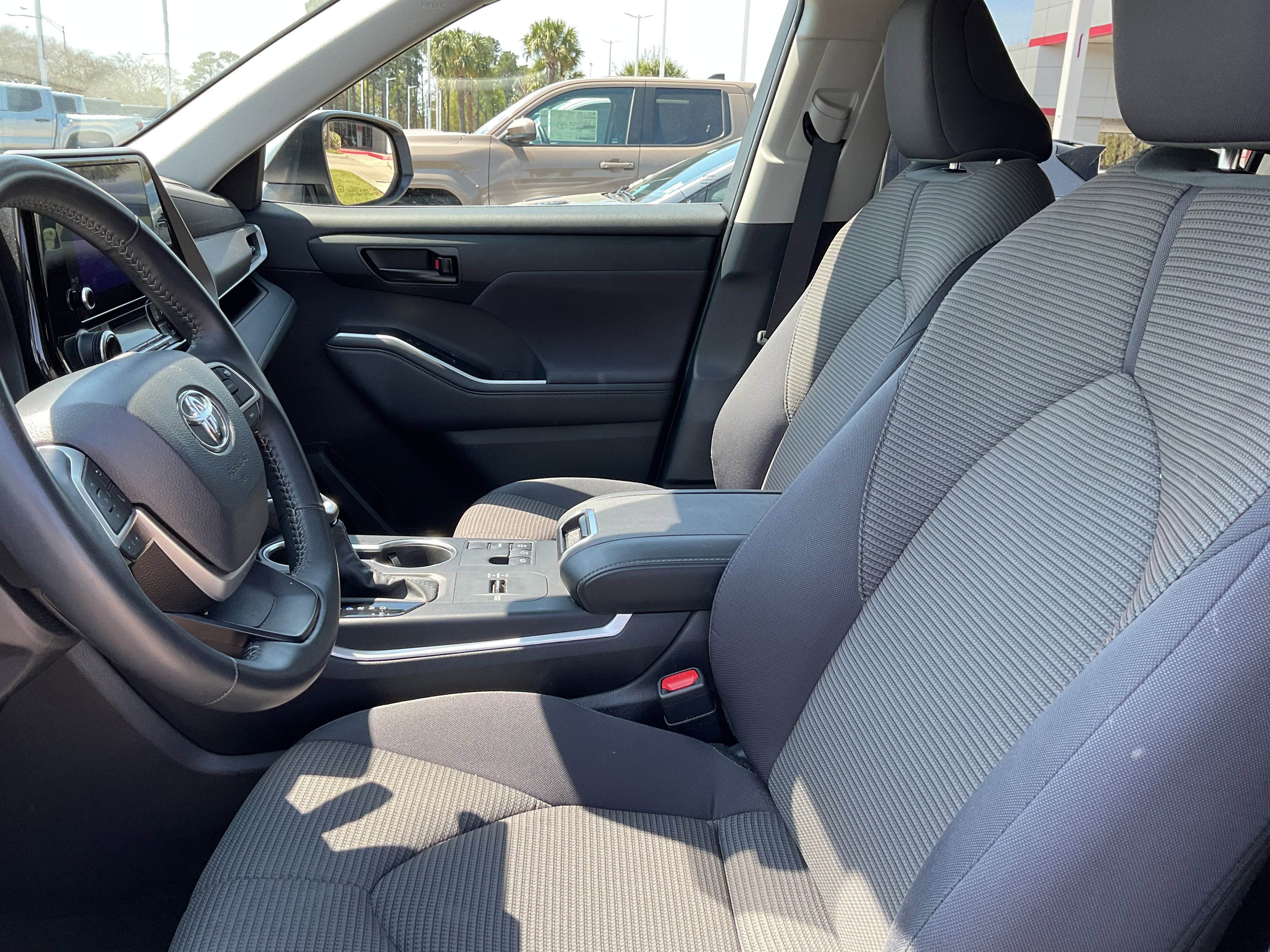 2025 Toyota HIGHLANDER LE