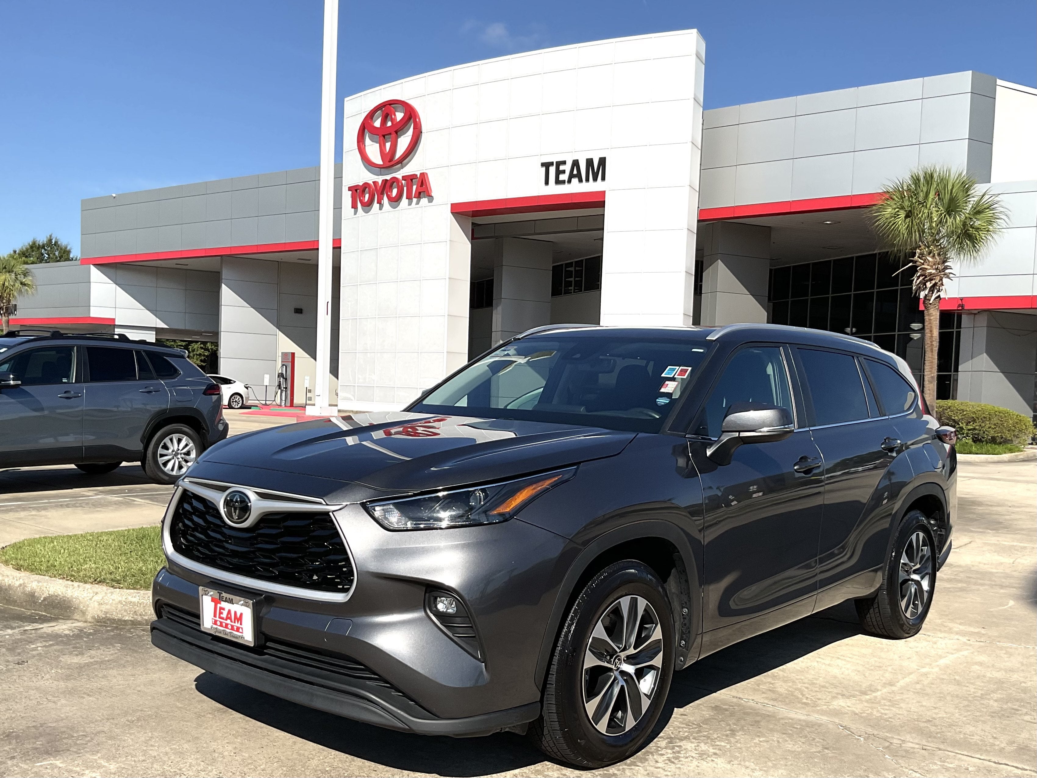 2025 Toyota Highlander XLE