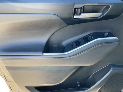 2025 Toyota Highlander XLE